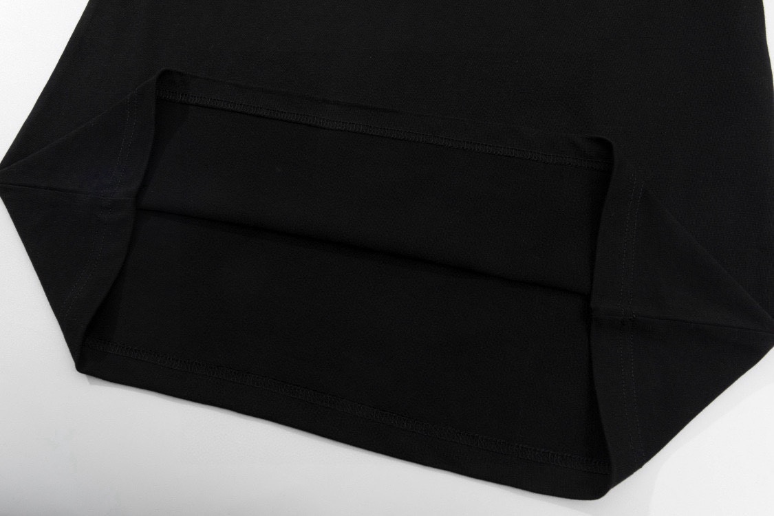 Moncler/Monkey 2025 Collection: Custom Logo Short-Sleeve Shirts in Pure Cotton - 图片 7