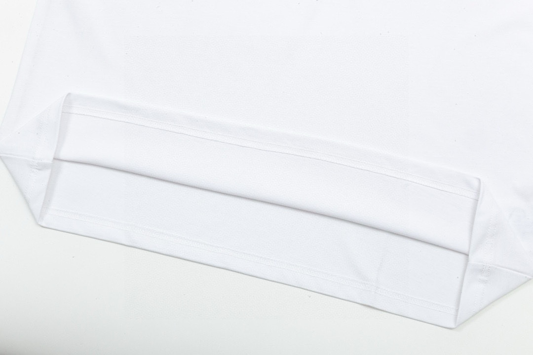 Moncler/Monkey 2025 Collection: Custom Logo Short-Sleeve Shirts in Pure Cotton - 图片 7