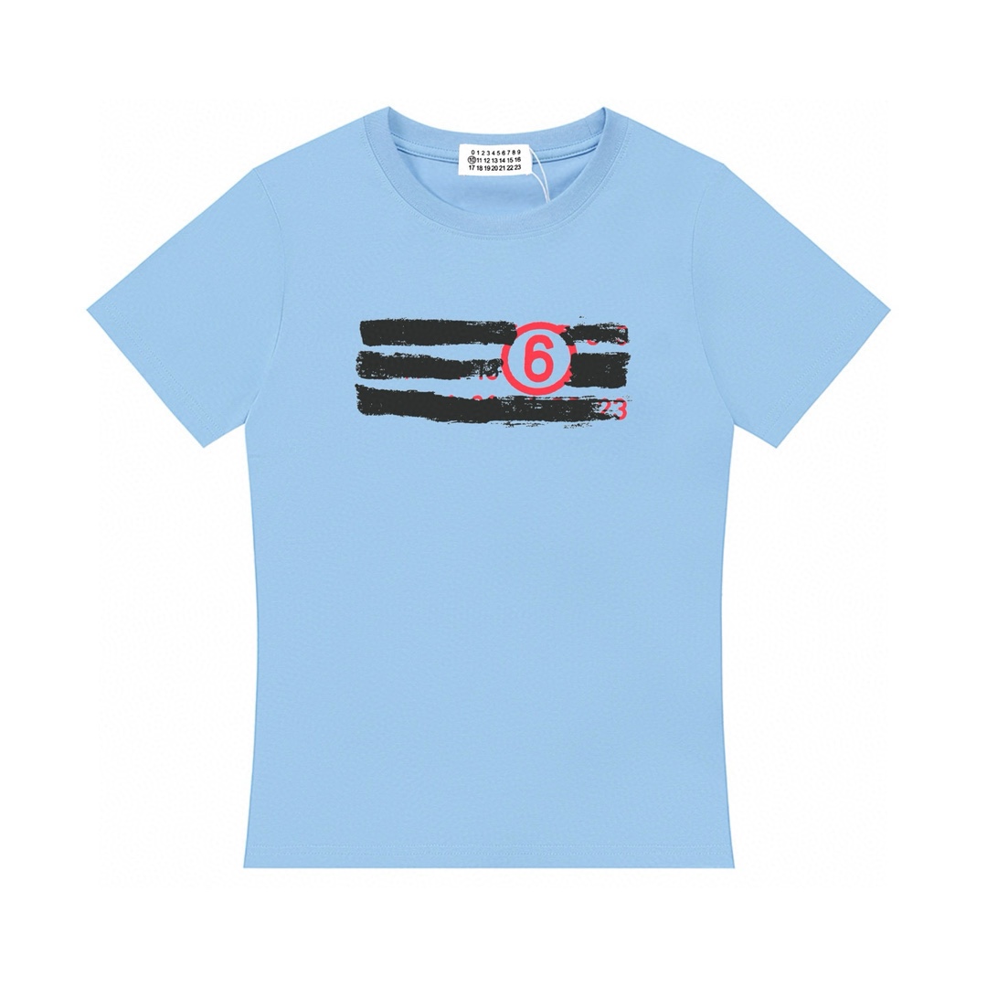 (Mujer) Camiseta de manga corta de Maison Margiela MM6 2025 nueva con logo de estampado digital, hombros rectos, cintur…