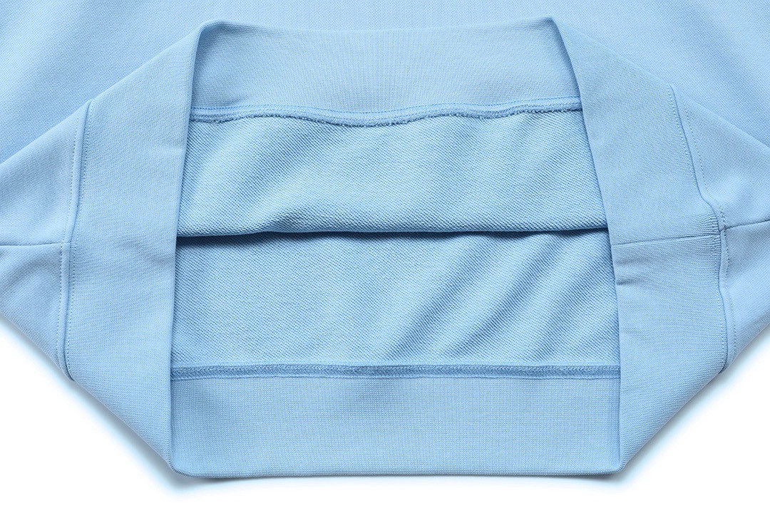 p140 Acne Studios 2025新款 高密度刺绣刺绣小字母logo 落肩OS版型 袋鼠口袋 男女同款 连帽卫衣
·定制430克重毛圈面料
·领标吊牌主唛三标齐全
颜色：蓝色
尺码：XS S M L