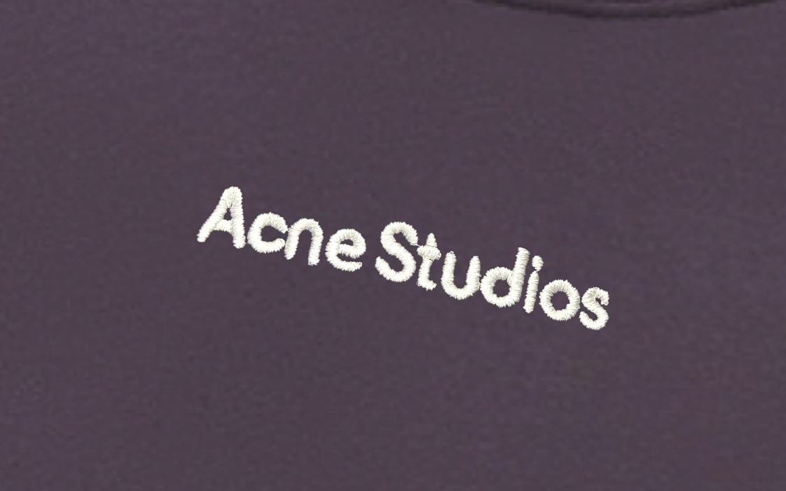 p140 Acne Studios 2025新款 高密度刺绣刺绣小字母logo 落肩OS版型 袋鼠口袋 男女同款 连帽卫衣
·定制430克重毛圈面料
·领标吊牌主唛三标齐全
颜色：紫色
尺码：XS S M L