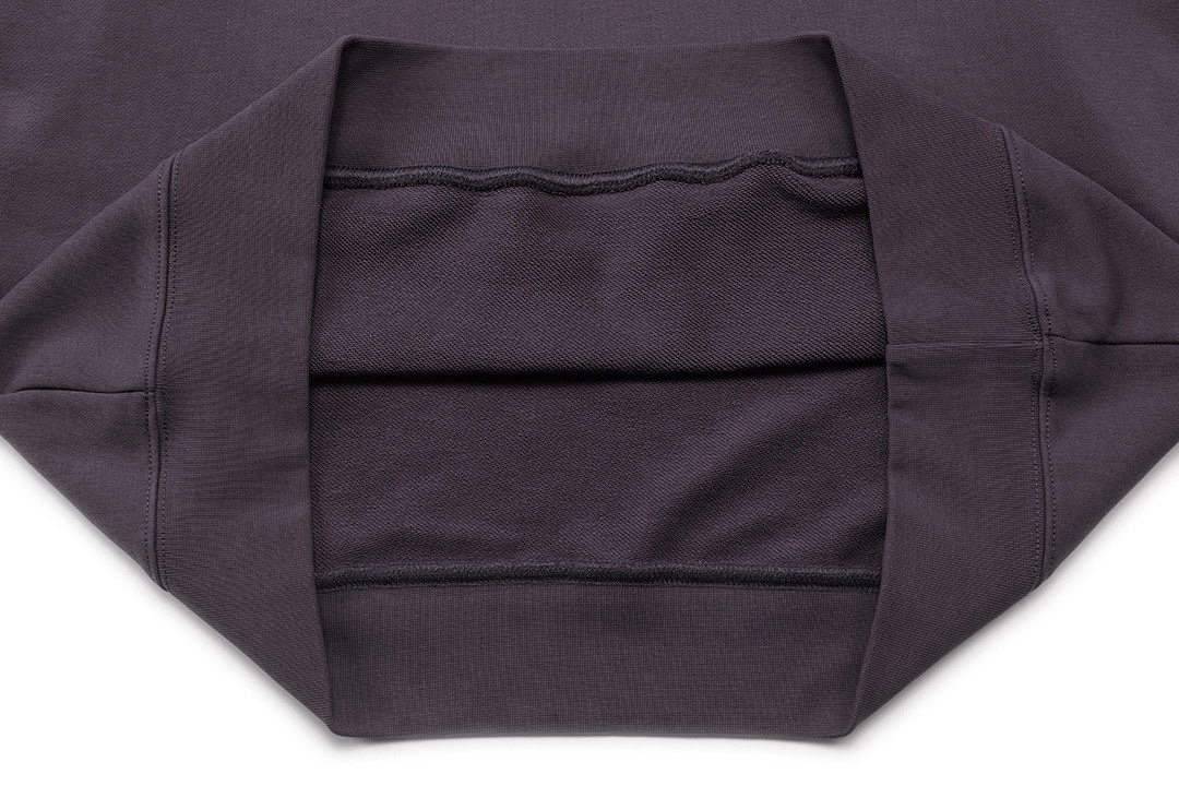 p140 Acne Studios 2025新款 高密度刺绣刺绣小字母logo 落肩OS版型 袋鼠口袋 男女同款 连帽卫衣
·定制430克重毛圈面料
·领标吊牌主唛三标齐全
颜色：紫色
尺码：XS S M L