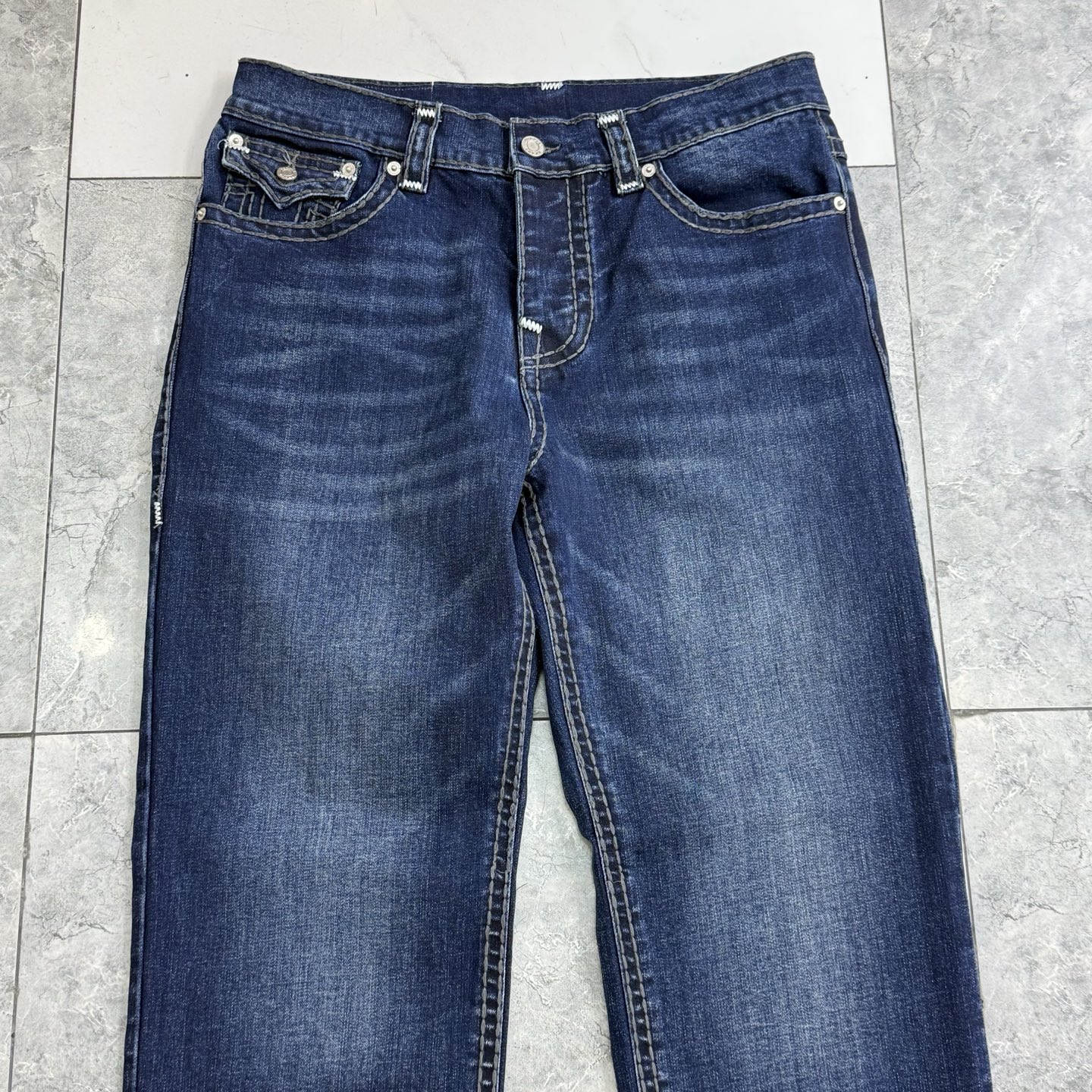 True Religion Straight Leg Jeans for Men - Classic Denim Style & Comfort 2 i1752314525027 9548 0 1