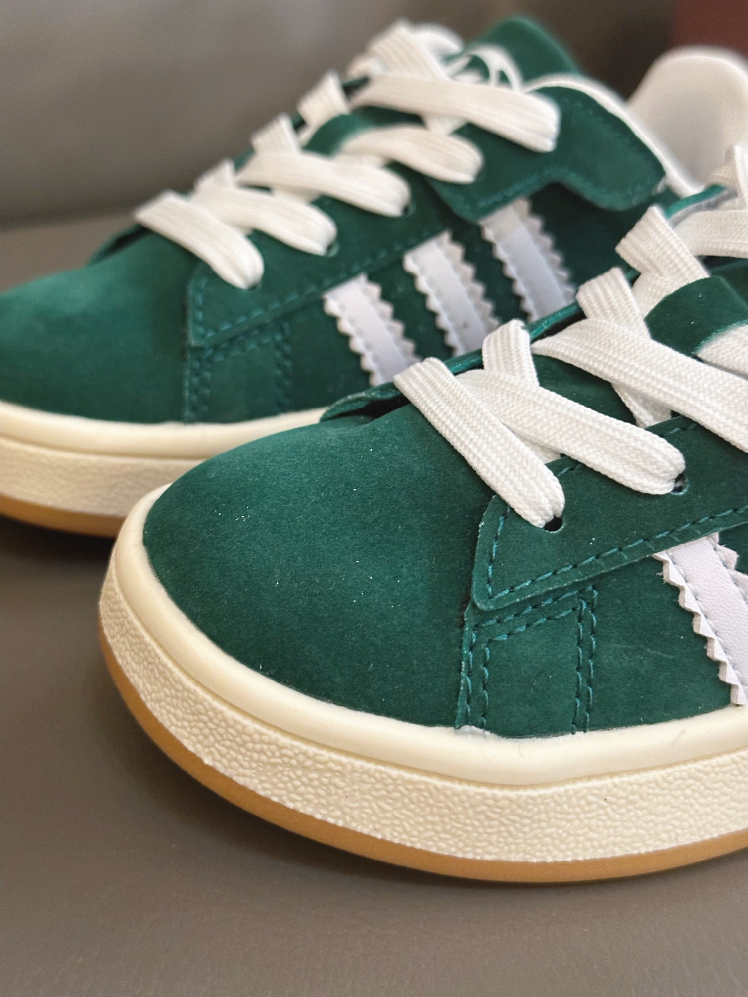 图片[8]-阿迪CAMPUS 00S面包鞋28-37码 这个季节又被面包鞋统治啦！今年配色真的太好看了！百搭的黑色和灰色，醒目的绿色，还有美拉德的粉咖色，入手二双都不为过！-选品中心