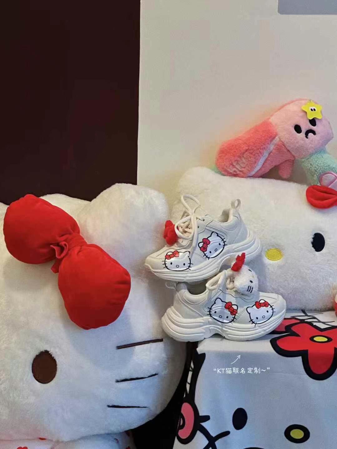 图片[2]-正品潮牌Size联名Hello Kitty童鞋28-37 潮牌联名也太可爱了吧😍不仅鞋身上有超可爱的Hello Kitty，鞋带上还有可拆卸的Kitty小玩偶，谁看了不心动❗️-选品中心
