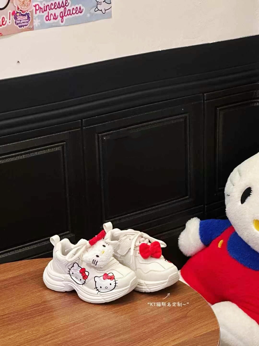 图片[3]-正品潮牌Size联名Hello Kitty童鞋28-37 潮牌联名也太可爱了吧😍不仅鞋身上有超可爱的Hello Kitty，鞋带上还有可拆卸的Kitty小玩偶，谁看了不心动❗️-选品中心