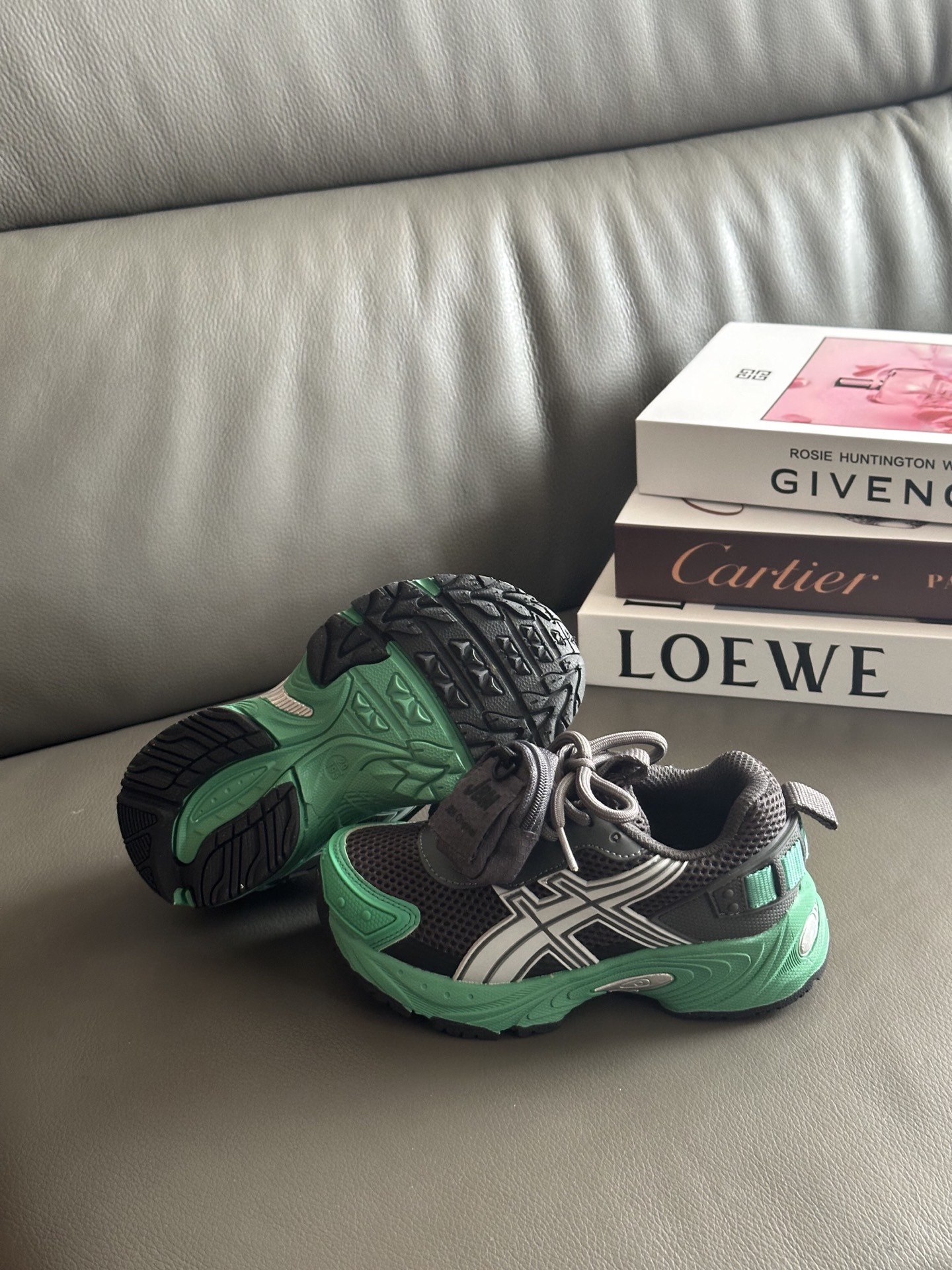 图片[7]-正品潮牌系列  亚瑟士GEL- Kahana V3同款童鞋28-37 太潮了，很多时尚达人上脚，鞋带处还有可拆卸的个性小书包，简直不要太好看了哦！ 限量版，手慢无❗️-选品中心