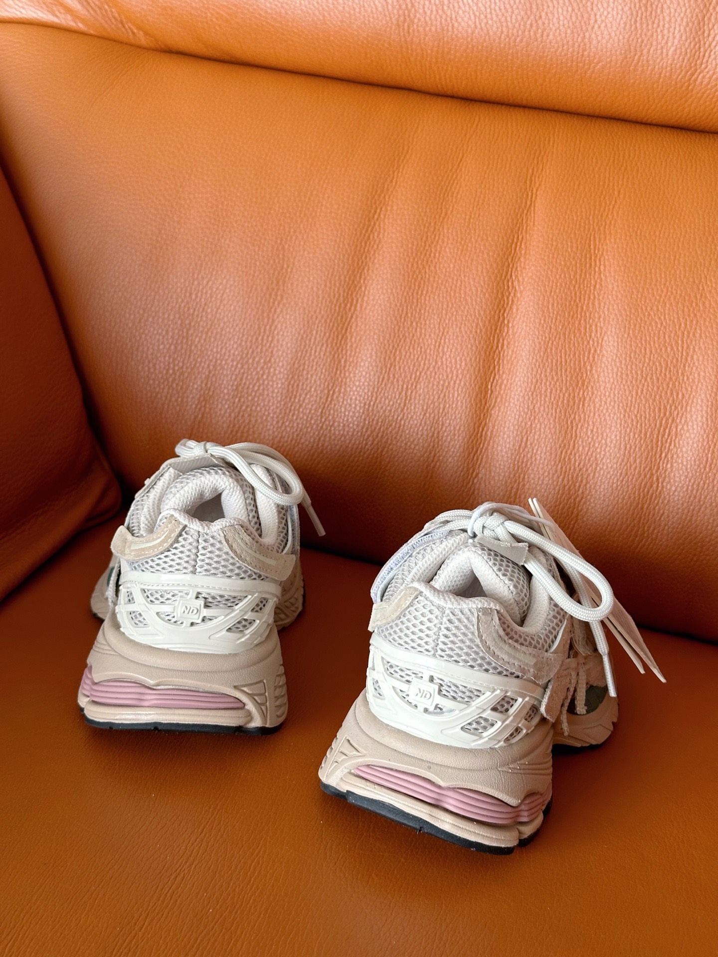 图片[9]-正品潮牌系列 NB1906解构同款童鞋28-37 透气鞋面做了新的解构设计，整双鞋子的外观显得更加炸裂，颜值真的是又提升了一个档次。直接帅到起飞❗️-选品中心