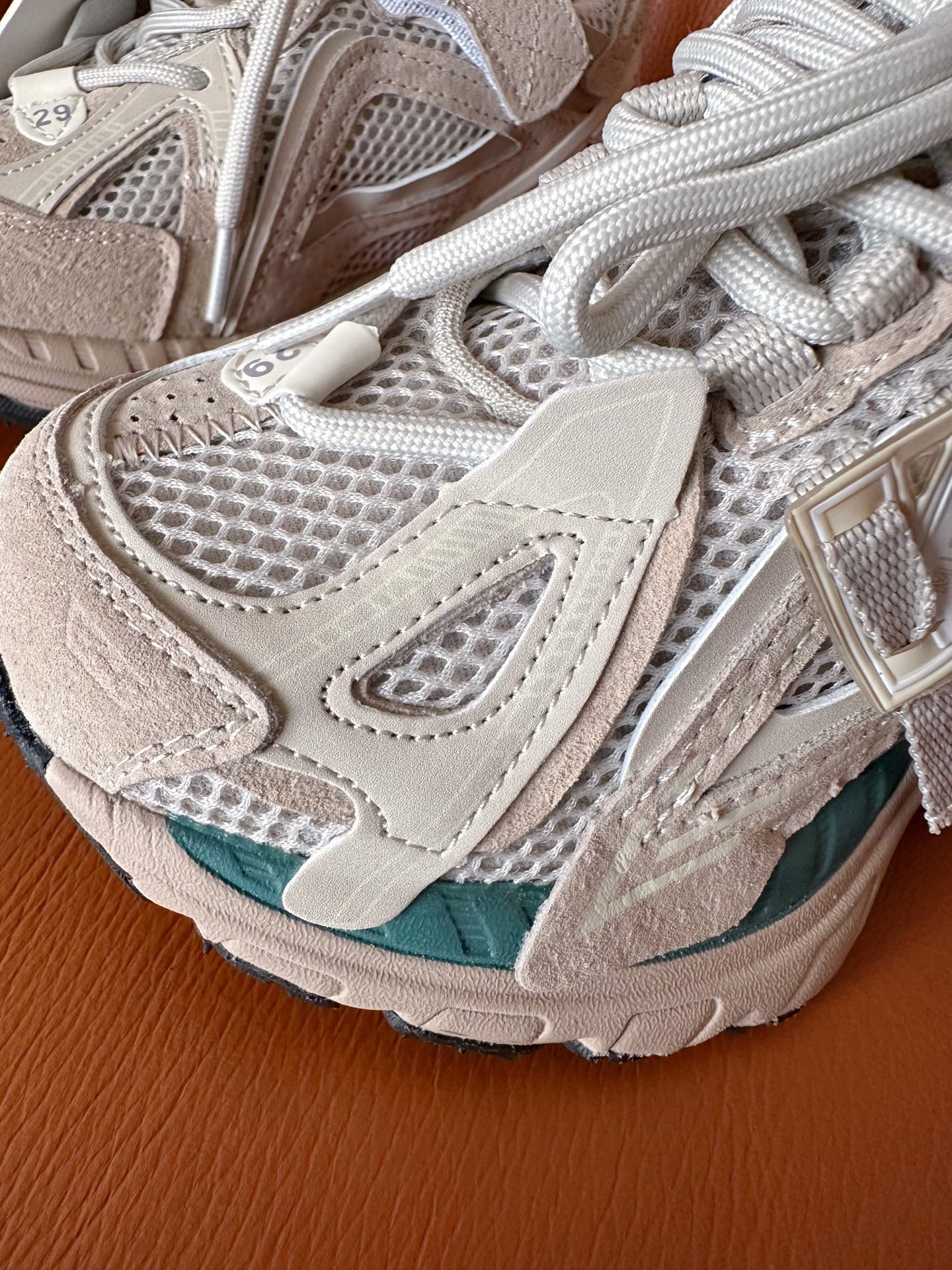 图片[7]-正品潮牌系列 NB1906解构同款童鞋28-37 透气鞋面做了新的解构设计，整双鞋子的外观显得更加炸裂，颜值真的是又提升了一个档次。直接帅到起飞❗️-选品中心