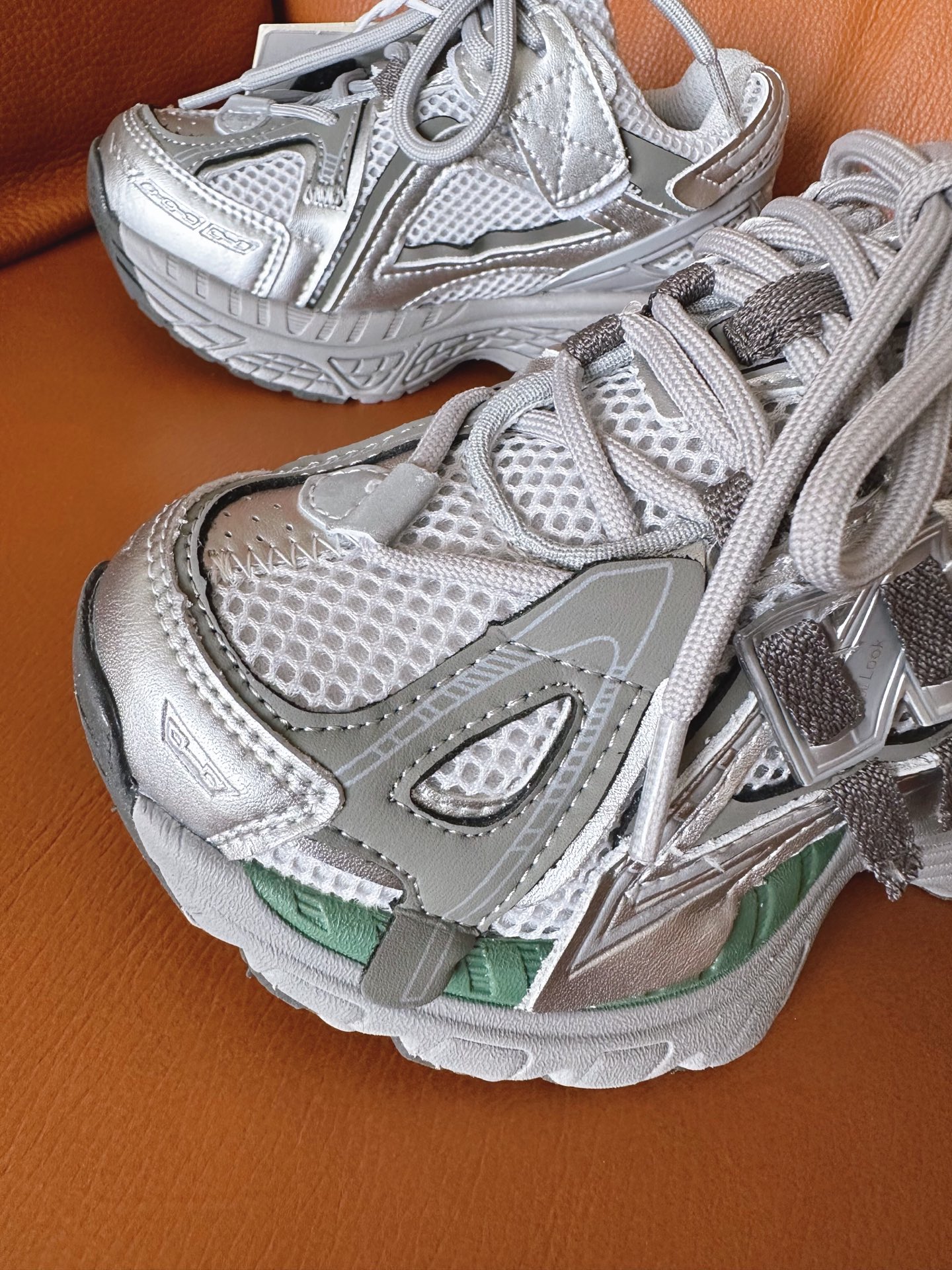 图片[7]-正品潮牌系列 NB1906解构同款童鞋28-37 透气鞋面做了新的解构设计，整双鞋子的外观显得更加炸裂，颜值真的是又提升了一个档次。直接帅到起飞❗️。-选品中心