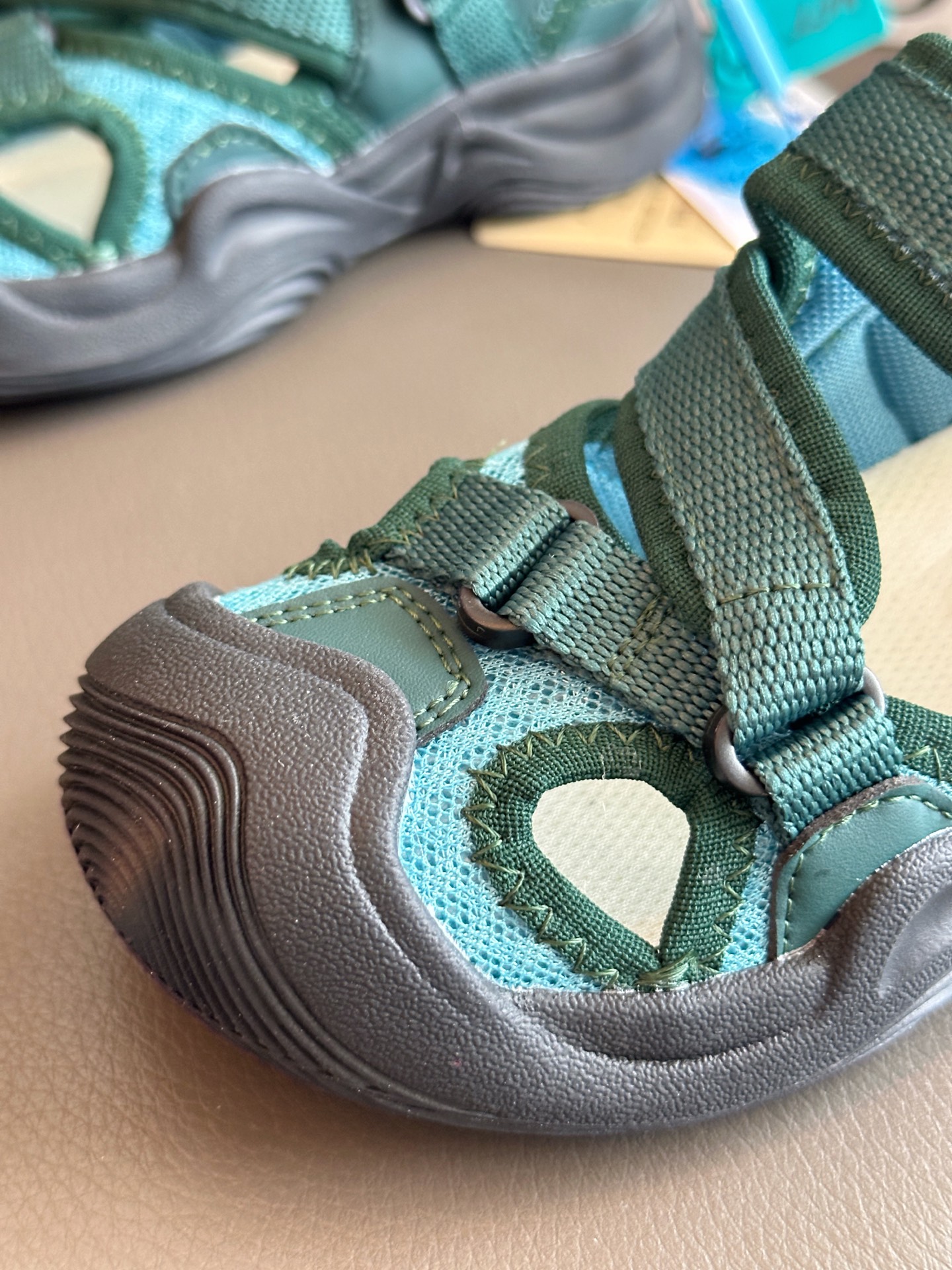 图片[7]-正品潮牌 户外包头凉鞋27-37 韩国25年最新款式凉鞋，耐磨防滑橡胶鞋底，轻松应对户外环境，个性化鞋面设计，好穿又透气！-选品中心