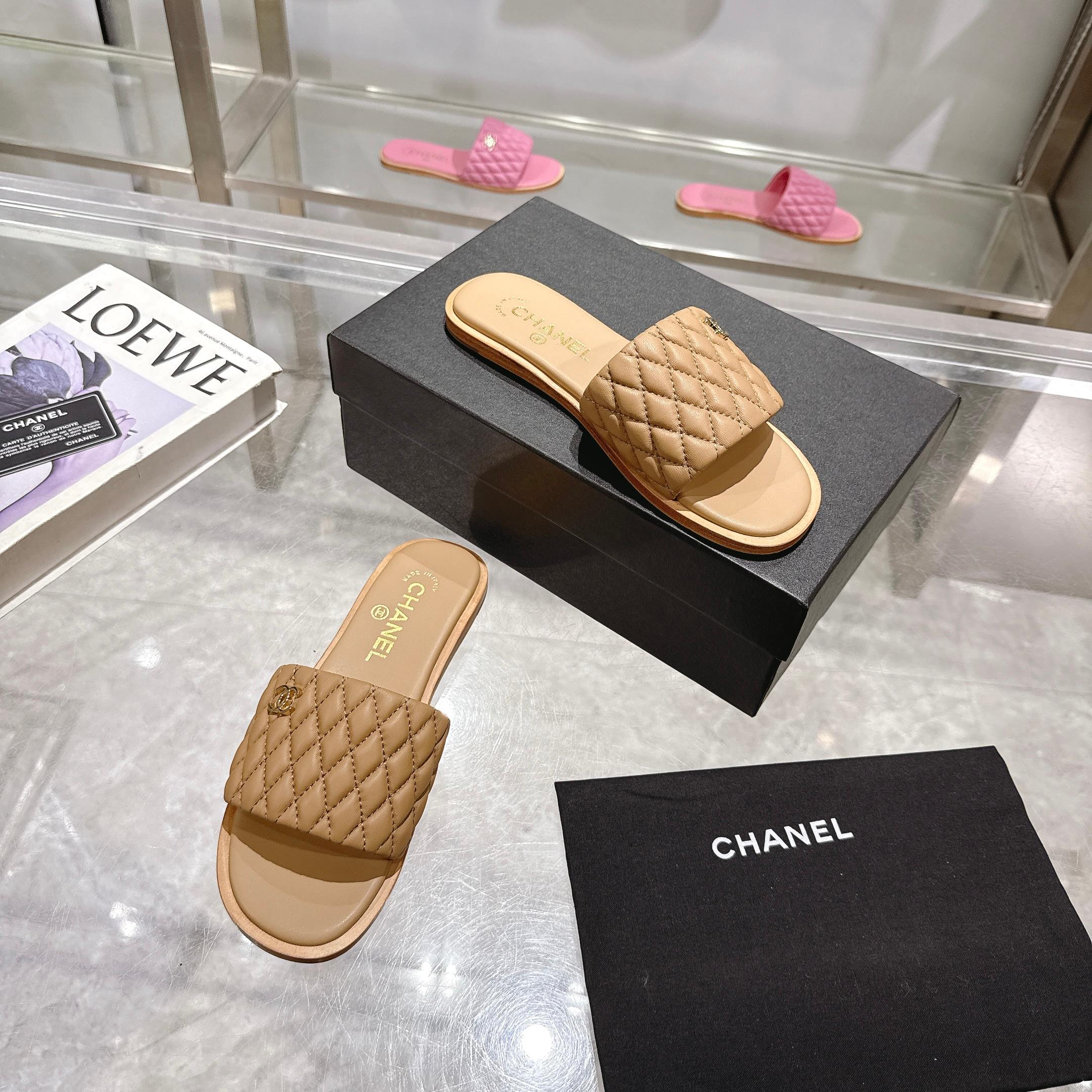 Chanel 2025SS Lambskin Quilted Sandals Slides - Luxurious Comfort 4 a1745127936516 3820