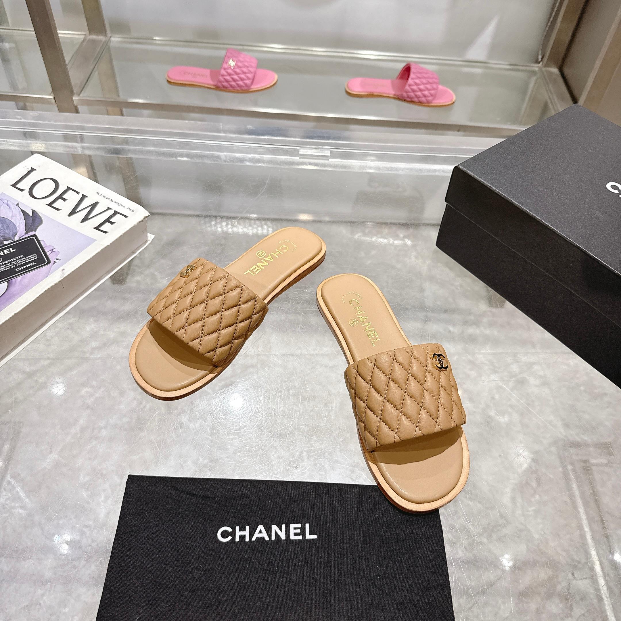 Chanel 2025SS Lambskin Quilted Sandals Slides - Luxurious Comfort 8 a1745127938358 6135