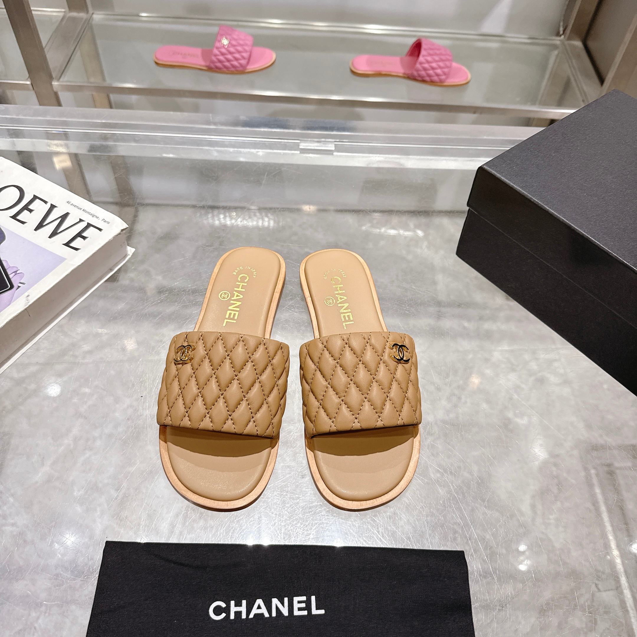 Chanel 2025SS Lambskin Quilted Sandals Slides - Luxurious Comfort 9 a1745127938367 0104