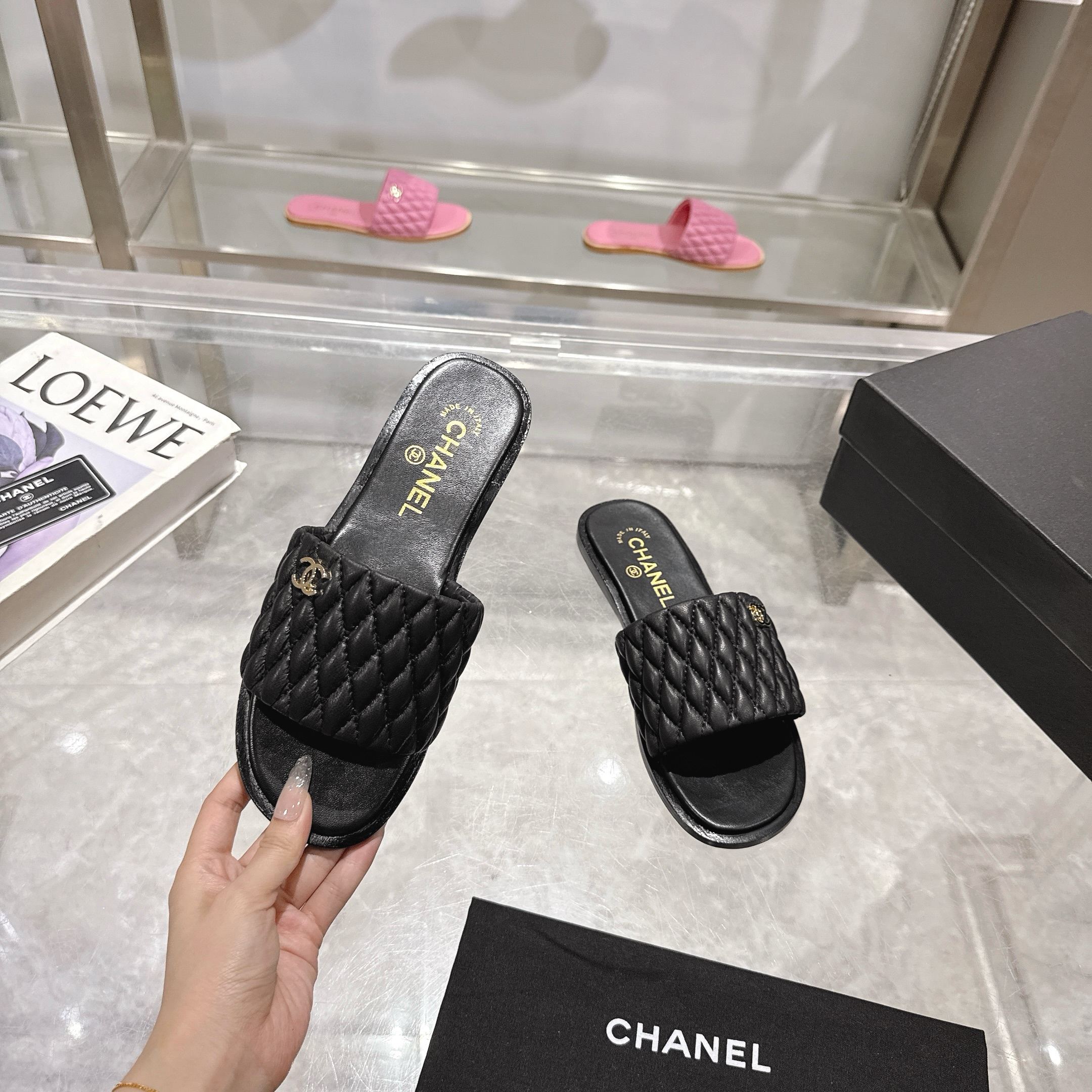 Chanel 2025SS Lambskin Quilted Mules Slides Sandals - Comfortable 1 Chanel 2025SS Lambskin Quilted Mules Slides Sandals - Comfortable
