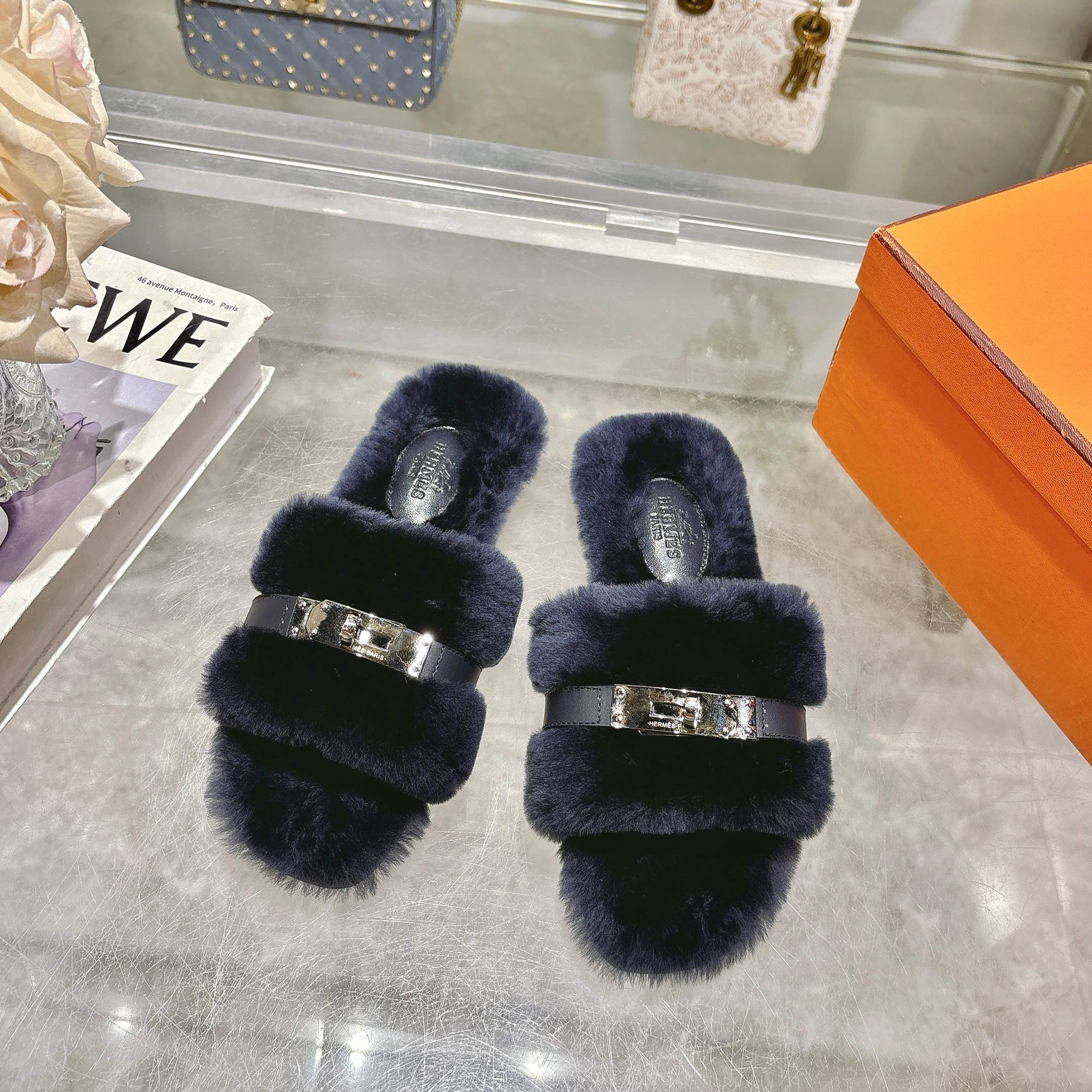 NO:533154,Purchase level Hermes Second Mystery Maudou made goods all year round 2025 new styles and new colors official website, Xiaohongshu synchronized the latest color matching Hermes hot products are launched, with upgraded workmanship, high quality!  Fashionable and trendy wool H-drag autumn and winter flat bottom wool drag, customizable without a label, no return or replacement fabric imported lamb roll real wool lining imported lamb roll real wool big bottom leather big bottom number 35-43 codes, [Notes 41, 42, 43 custom made],,hermes,hermes,Leather soles19860909代购级别hermes爱马仕二舅毛拖常年做货2025新款新色官网、小红书同步最新配色爱马仕爆款火热上线,做工升级版,高品质！ 时尚潮流小羊毛H拖秋冬款平底毛拖, 可定制无标不退不换 面料进口小羊卷真毛 里料进口小羊卷真毛 大底真皮大底 码数35-43码,【注41、42、43订做】,,hermes,hermes,Leather soles,Men's shoes