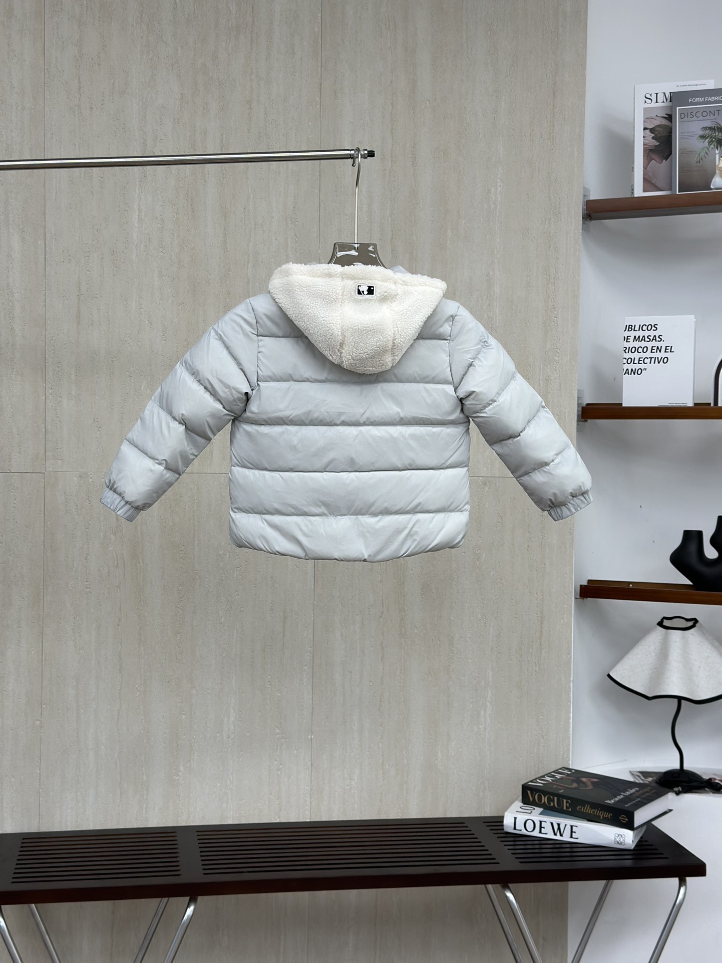 浅灰色 MLB 儿童字母标志羊羔毛连帽长袖羽绒服童装