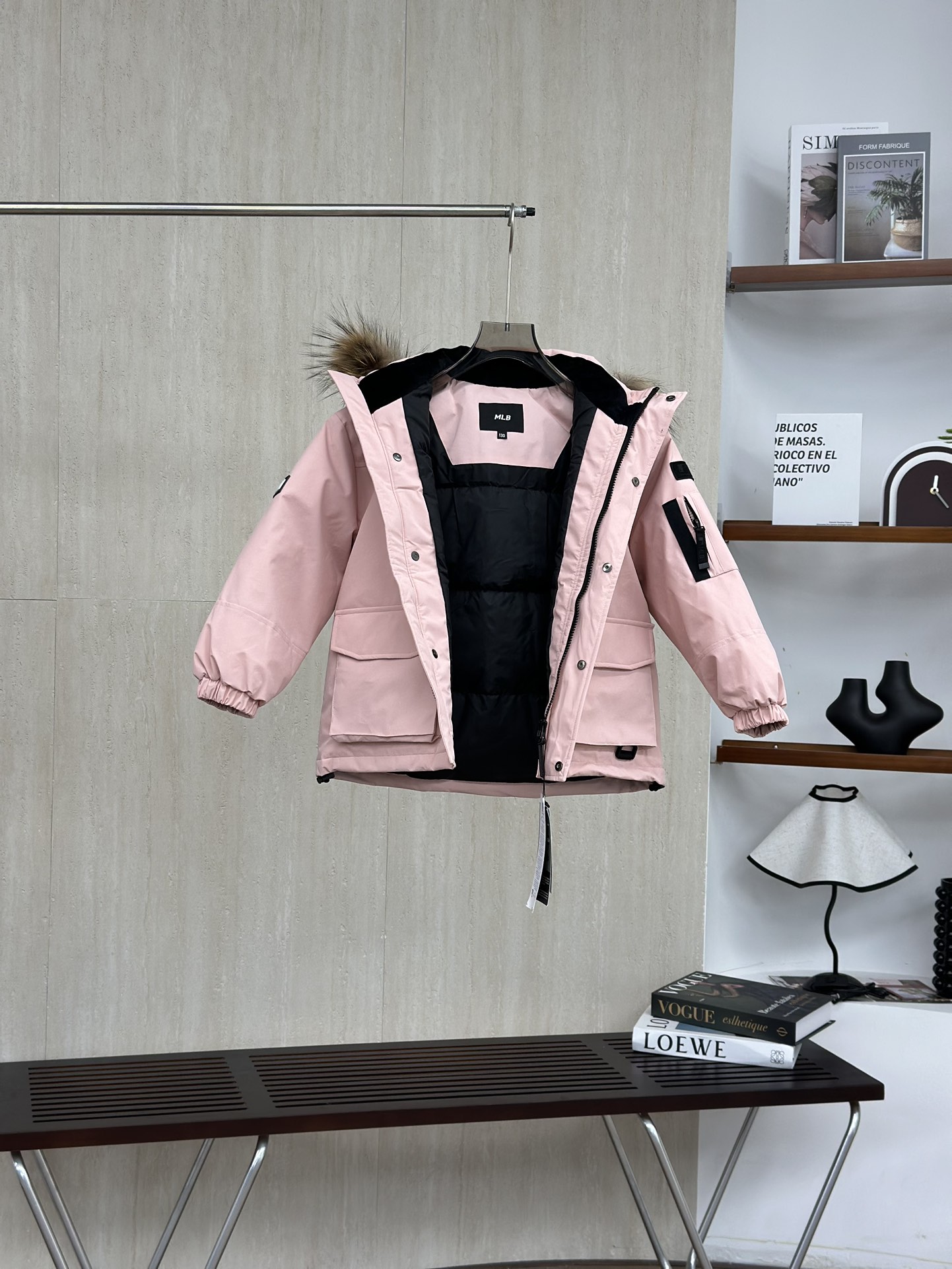 粉色 MLB纽约洋基队 儿童徽标大毛领工装/羽绒服-Chinese UA Cheap High Quatity Brand Clothes Bags handbags Sneakers wholesale wholesaler seller from China Factory suppliers Fashion Clothing Shoes best Quality Beautiful Price 粉色 MLB纽约洋基队 儿童徽标大毛领工装/羽绒服