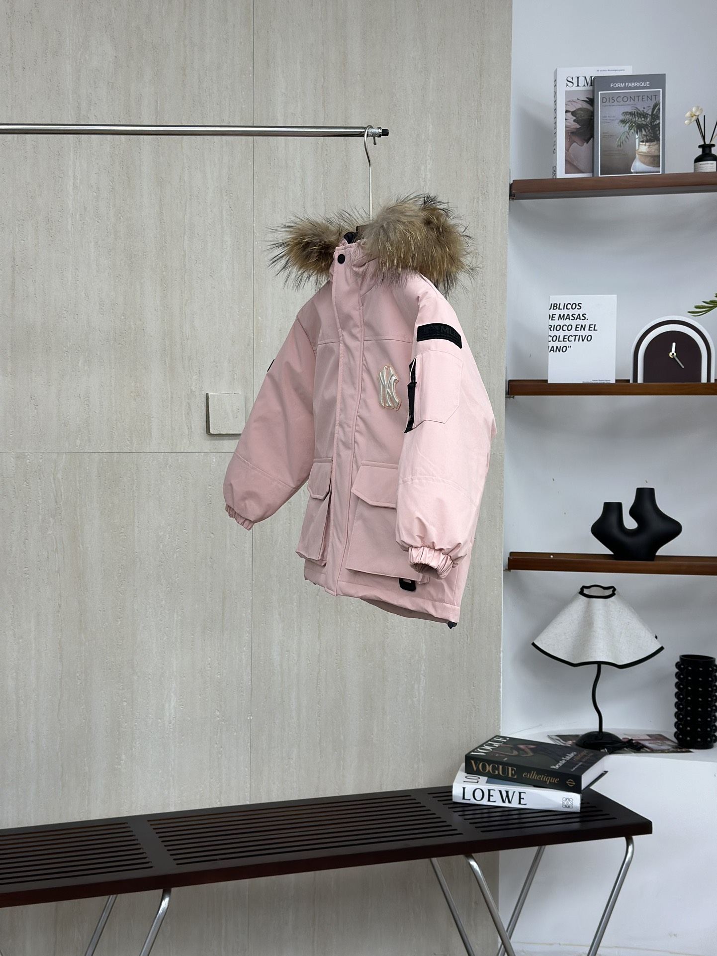 粉色 MLB纽约洋基队 儿童徽标大毛领工装/羽绒服-Chinese UA Cheap High Quatity Brand Clothes Bags handbags Sneakers wholesale wholesaler seller from China Factory suppliers Fashion Clothing Shoes best Quality Beautiful Price 粉色 MLB纽约洋基队 儿童徽标大毛领工装/羽绒服