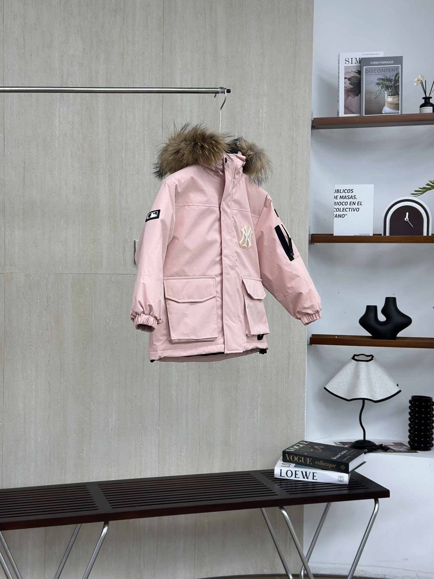 粉色 MLB纽约洋基队 儿童徽标大毛领工装/羽绒服-Chinese UA Cheap High Quatity Brand Clothes Bags handbags Sneakers wholesale wholesaler seller from China Factory suppliers Fashion Clothing Shoes best Quality Beautiful Price 粉色 MLB纽约洋基队 儿童徽标大毛领工装/羽绒服