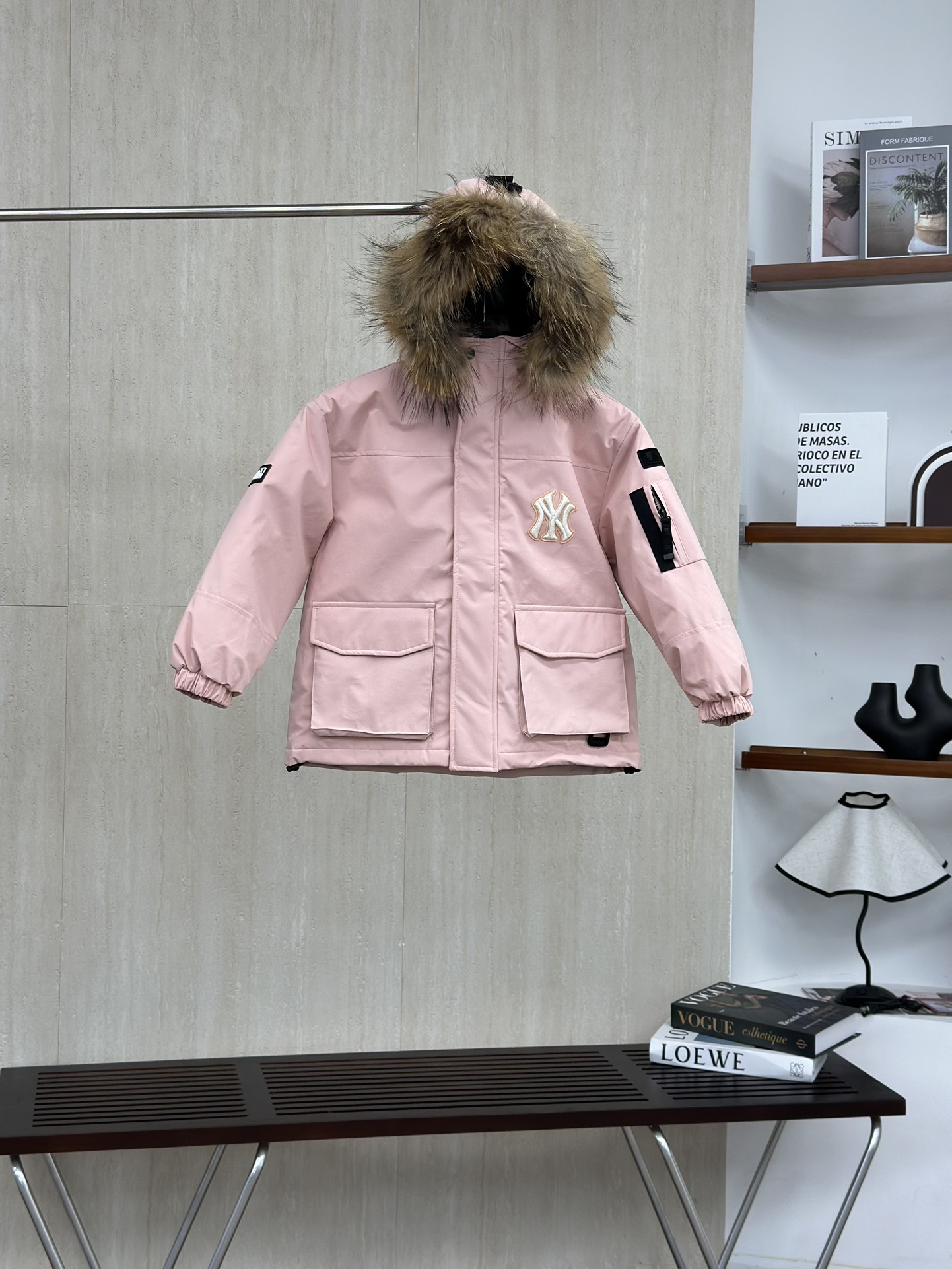 粉色 MLB纽约洋基队 儿童徽标大毛领工装/羽绒服-Chinese UA Cheap High Quatity Brand Clothes Bags handbags Sneakers wholesale wholesaler seller from China Factory suppliers Fashion Clothing Shoes best Quality Beautiful Price 粉色 MLB纽约洋基队 儿童徽标大毛领工装/羽绒服