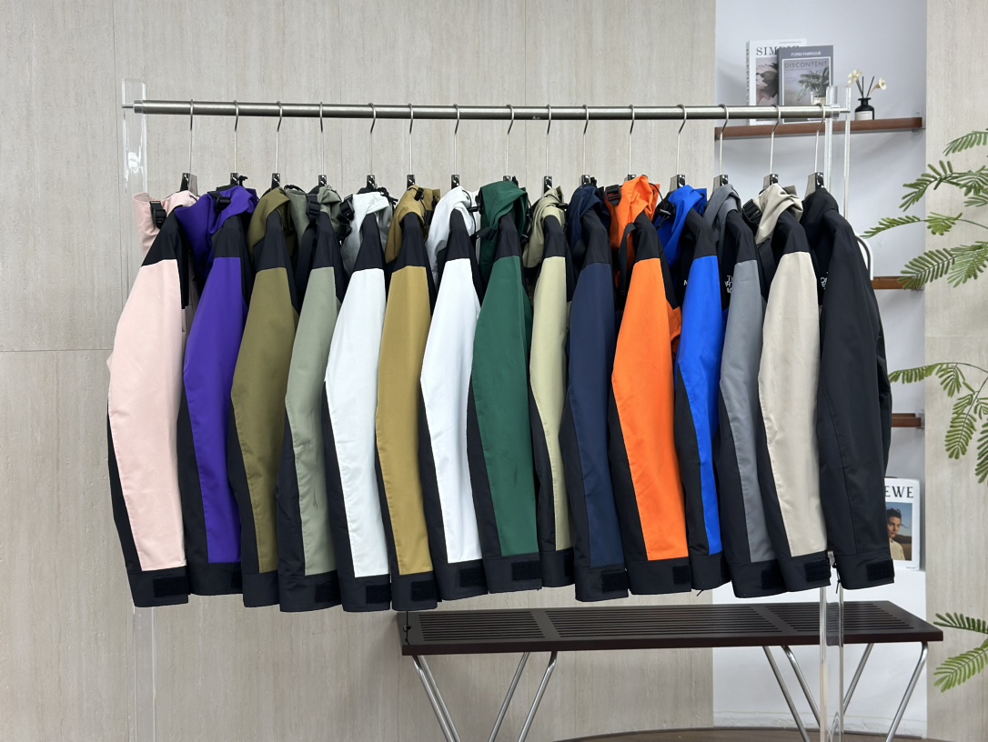 The North Face 1990 Mountain Jacket: Waterproof, Windproof, and Stylish 3 i1755319873 167 3