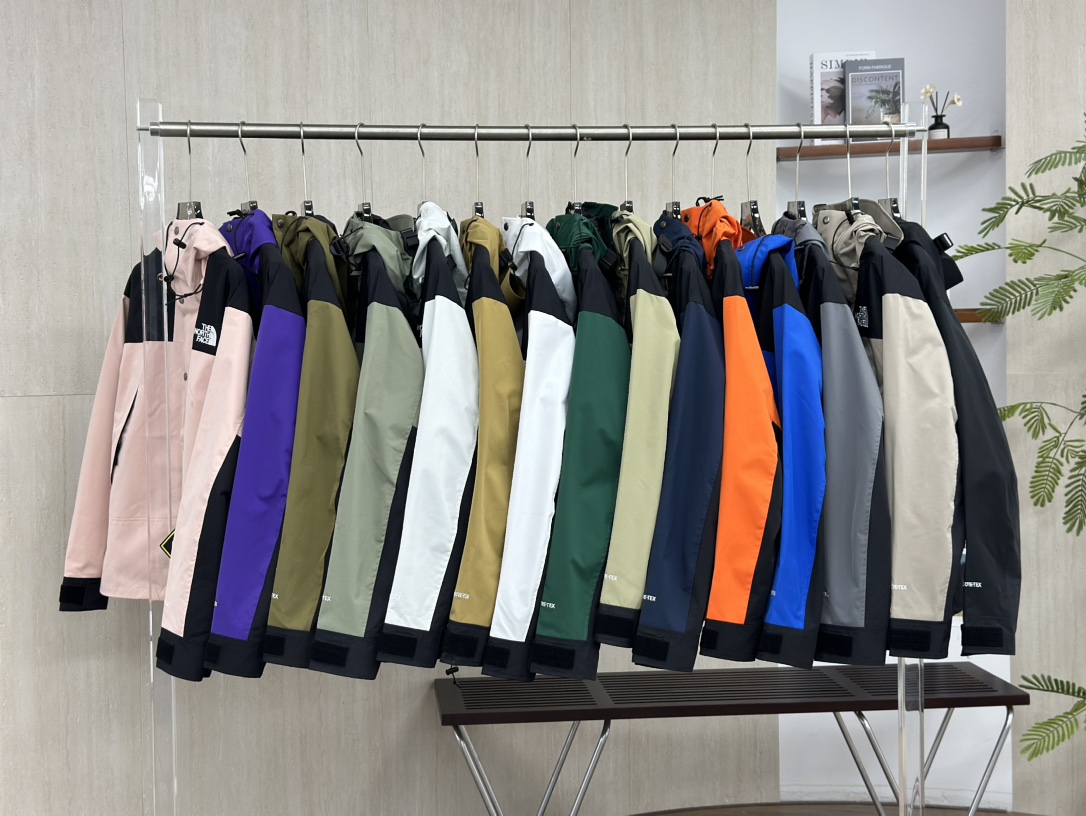 The North Face 1990 Mountain Jacket: Waterproof, Windproof, and Stylish