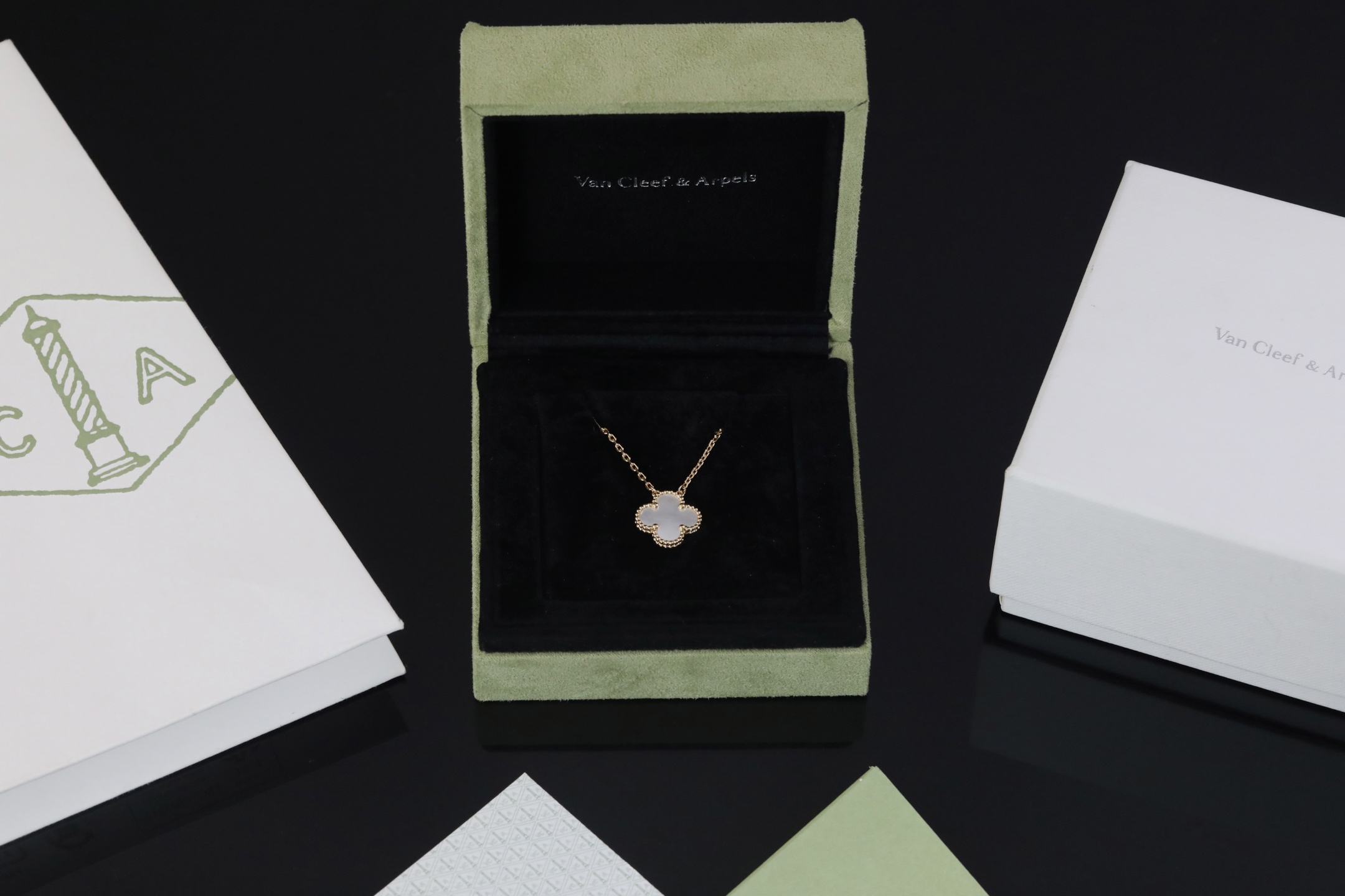 V金精工版与白贝项链工艺解析