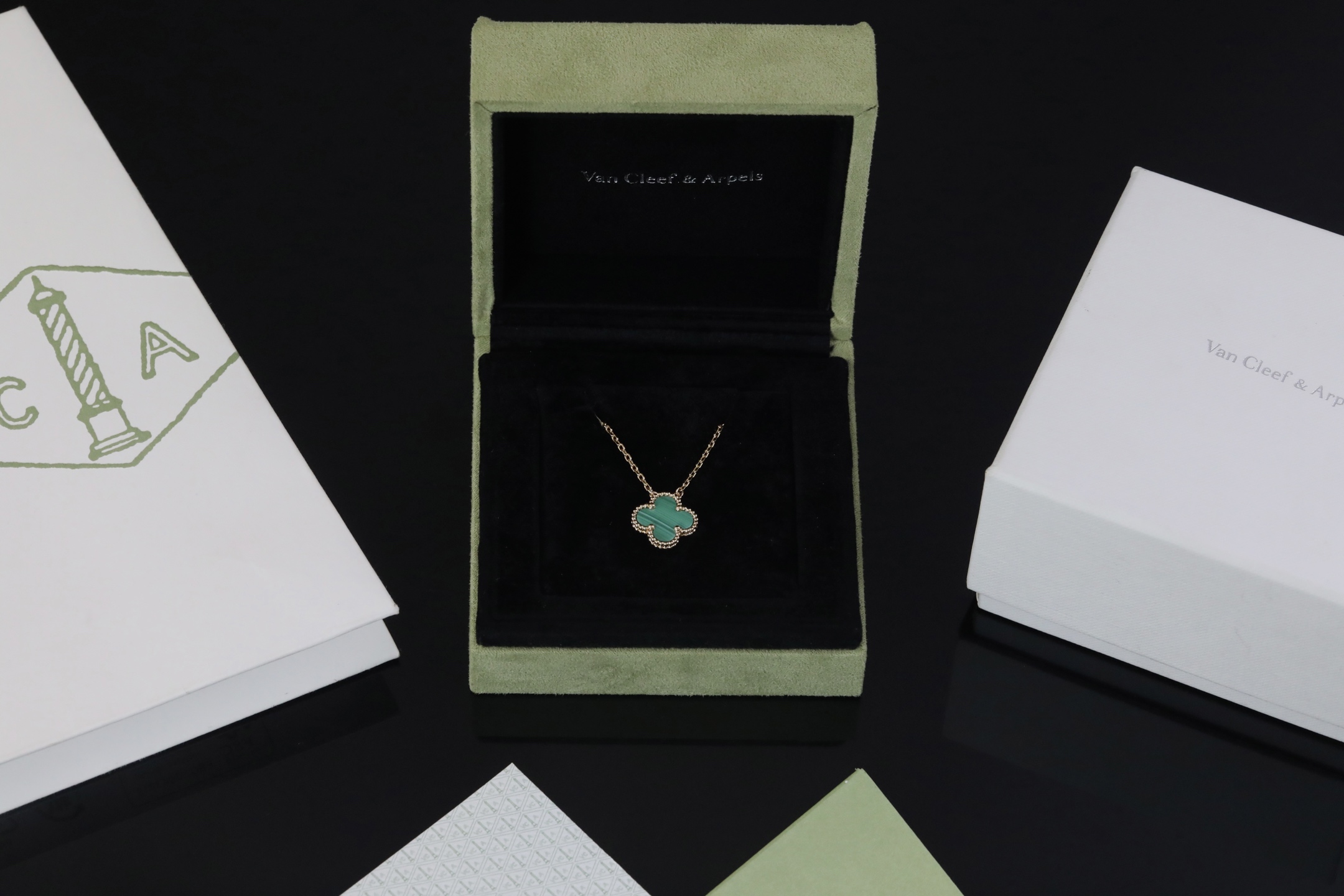 V金精工版孔雀石项链工艺解析