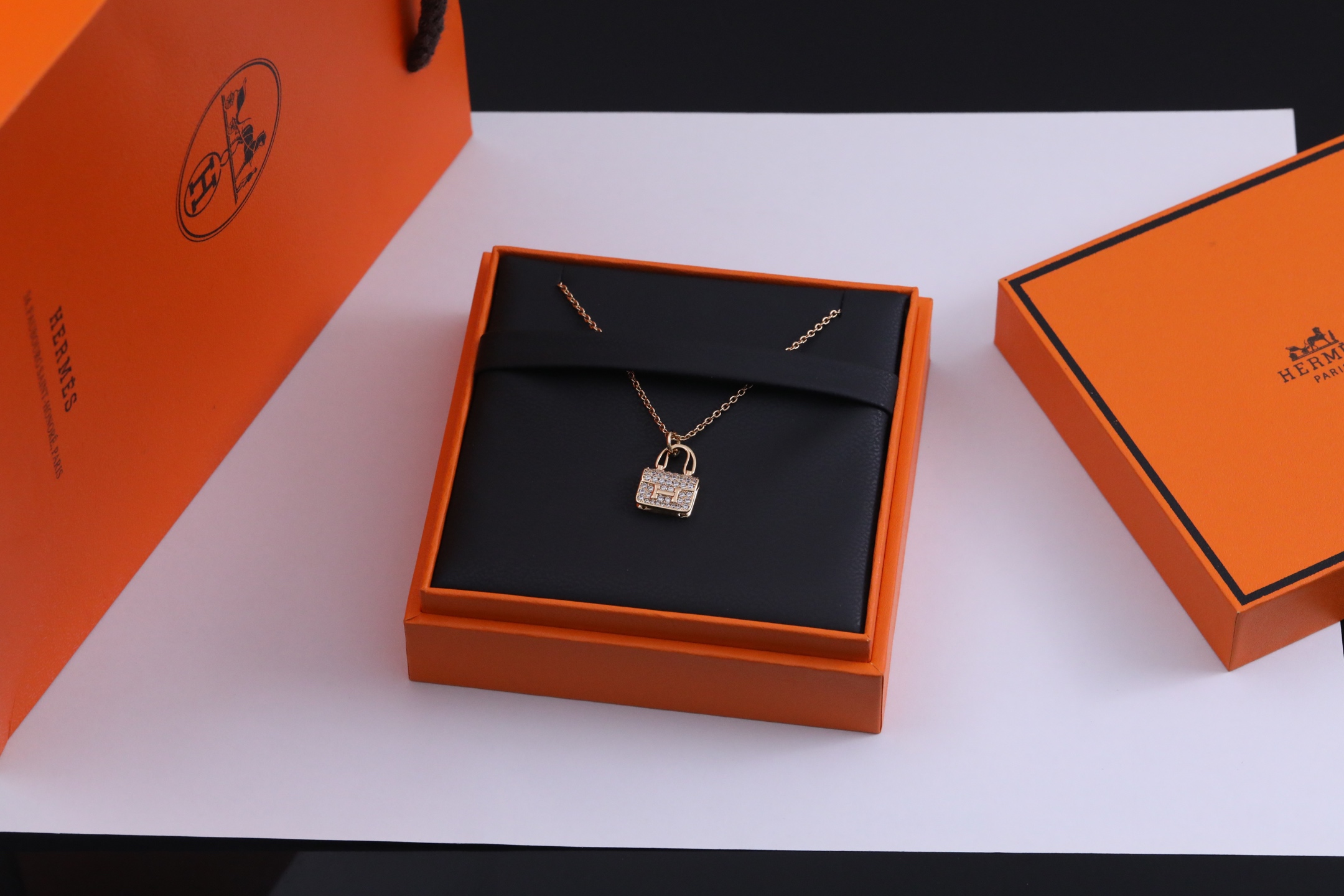 Constance 项链包,项链,饰品 5 Constance 项链包,项链,饰品 5