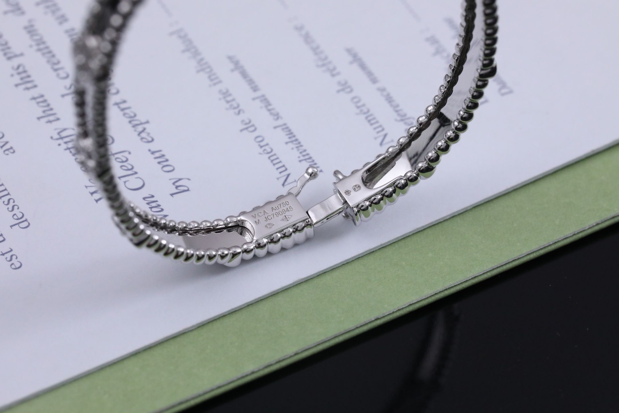 Van Cleef & Arpels Perlée 手镯饰品 3