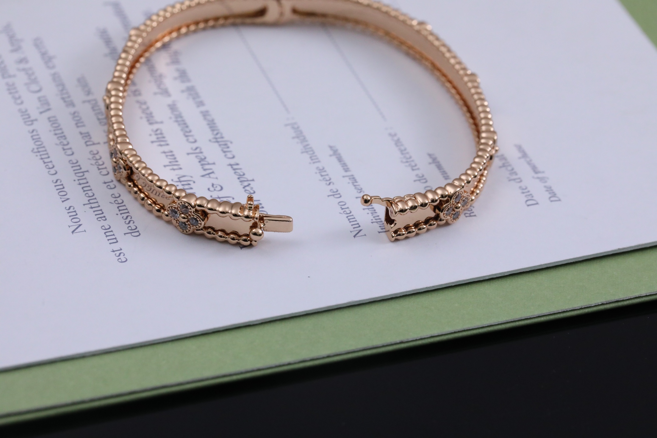 Van Cleef & Arpels Perlée 手镯饰品 5