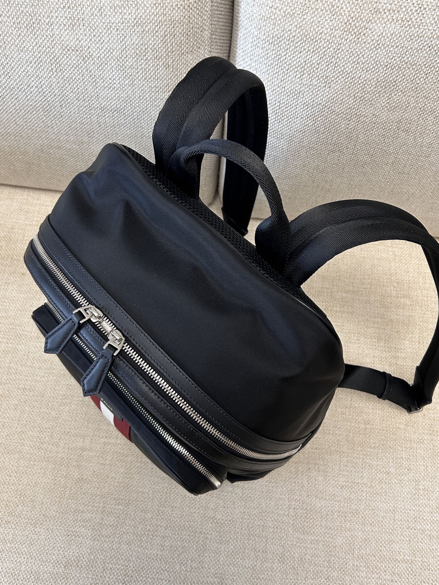 Рюкзак Bally чёрный с красной полосой