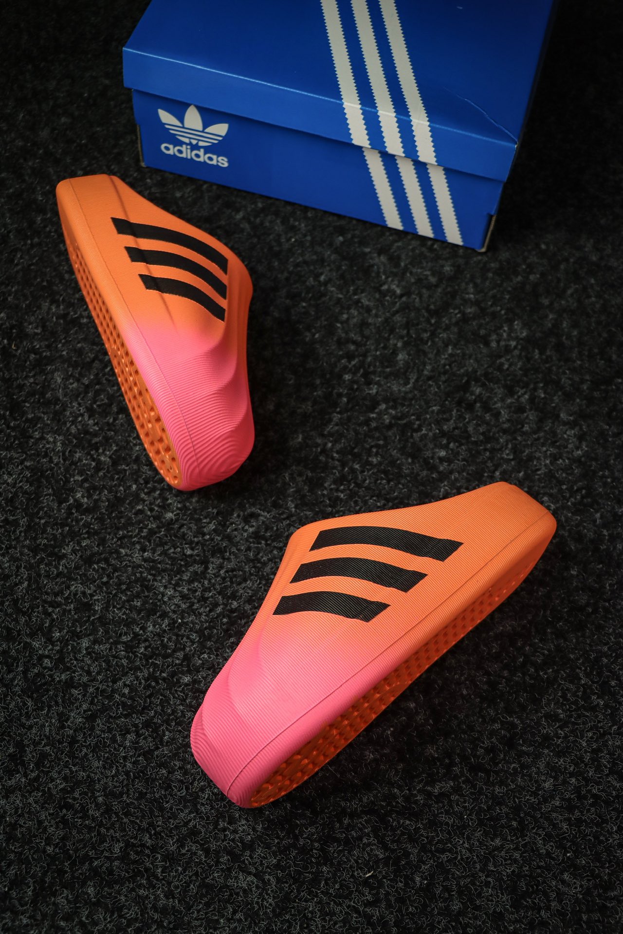 
东莞渠道 市面最顶级品质 ADIDAS adiFOM Superstar MULE 贝壳头版一脚蹬半拖