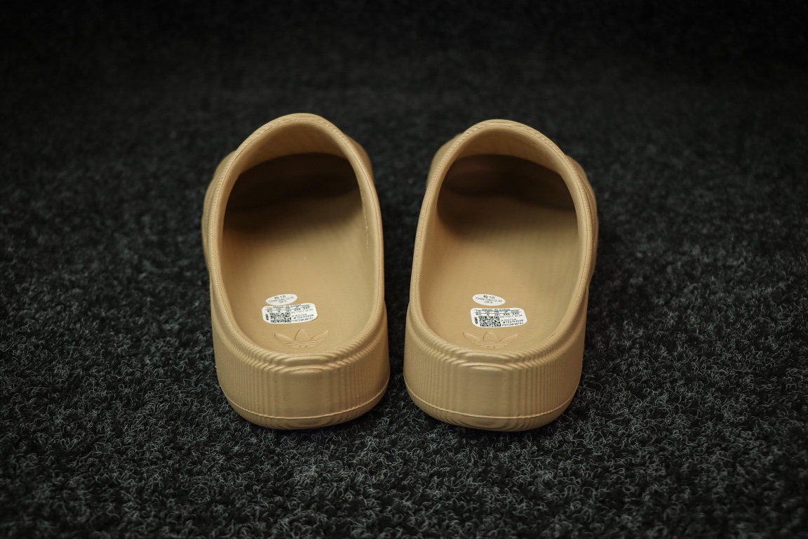 
东莞渠道 市面最顶级品质 ADIDAS adiFOM Superstar MULE 贝壳头版一脚蹬半拖