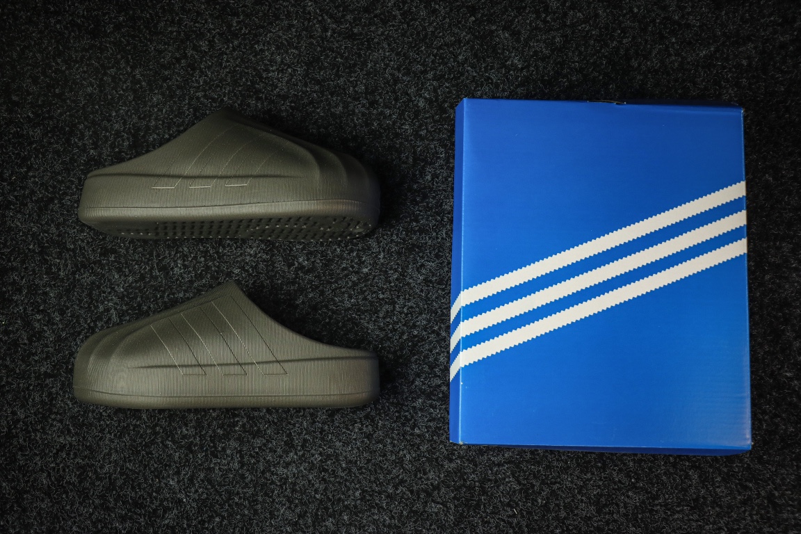 
东莞渠道 市面最顶级品质 ADIDAS adiFOM Superstar MULE 贝壳头版一脚蹬半拖