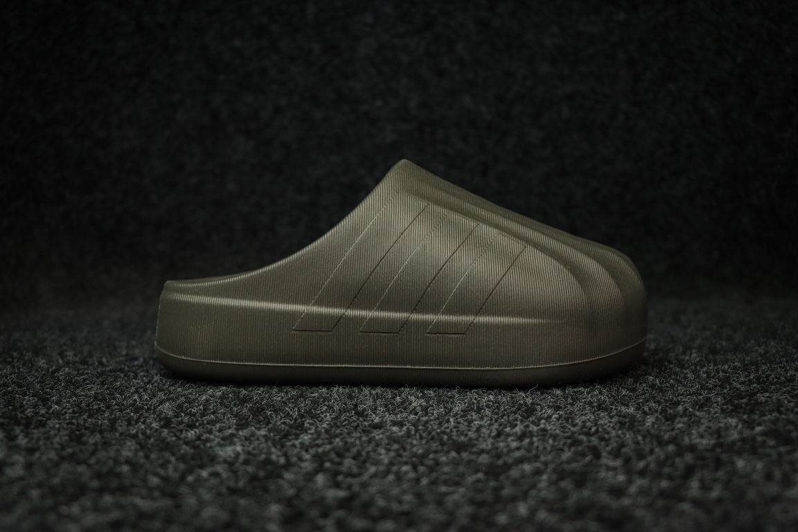 
东莞渠道 市面最顶级品质 ADIDAS adiFOM Superstar MULE 贝壳头版一脚蹬半拖
