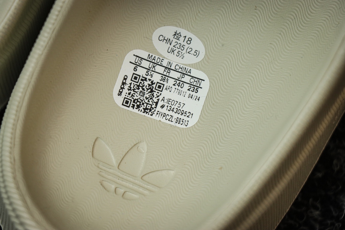 
东莞渠道 市面最顶级品质 ADIDAS adiFOM Superstar MULE 贝壳头版一脚蹬半拖