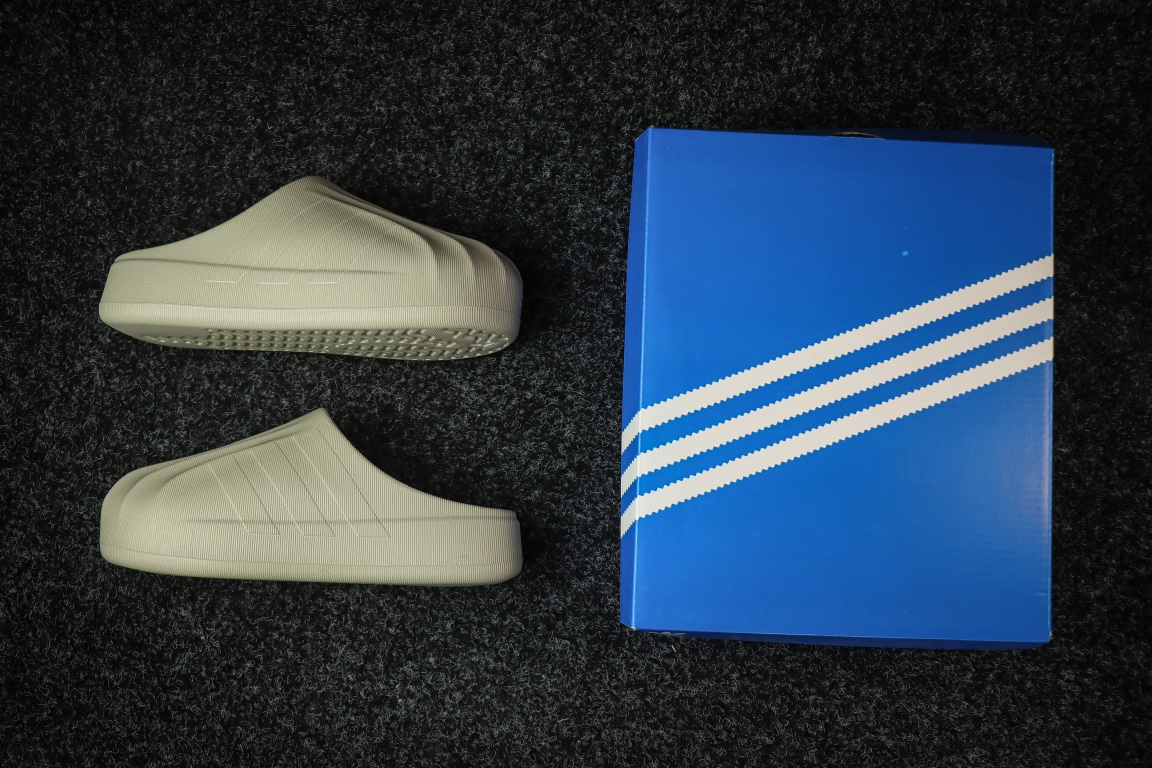 
东莞渠道 市面最顶级品质 ADIDAS adiFOM Superstar MULE 贝壳头版一脚蹬半拖
