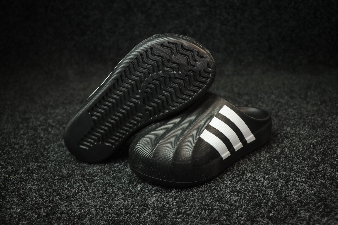 
东莞渠道 市面最顶级品质 ADIDAS adiFOM Superstar MULE 贝壳头版一脚蹬半拖