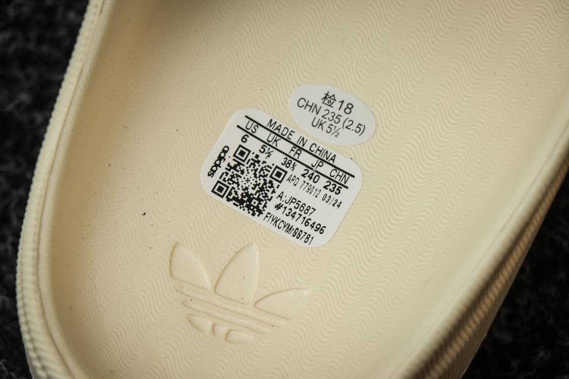
东莞渠道 市面最顶级品质 ADIDAS adiFOM Superstar MULE 贝壳头版一脚蹬半拖