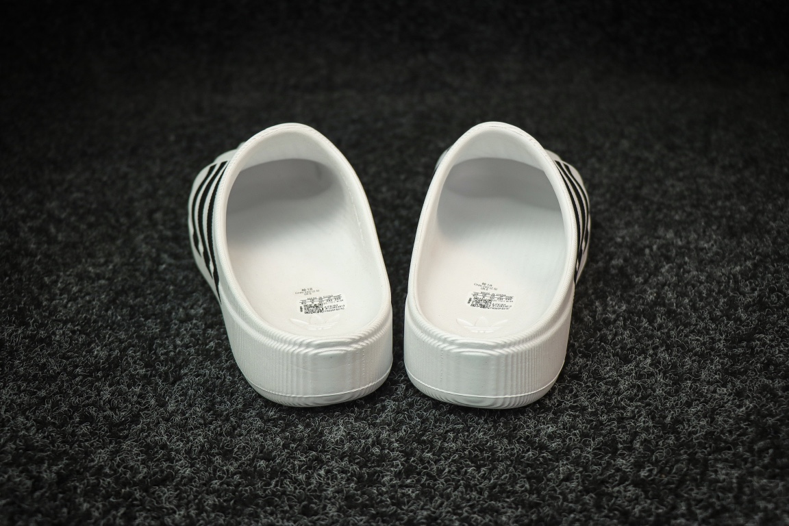 
东莞渠道 市面最顶级品质 ADIDAS adiFOM Superstar MULE 贝壳头版一脚蹬半拖