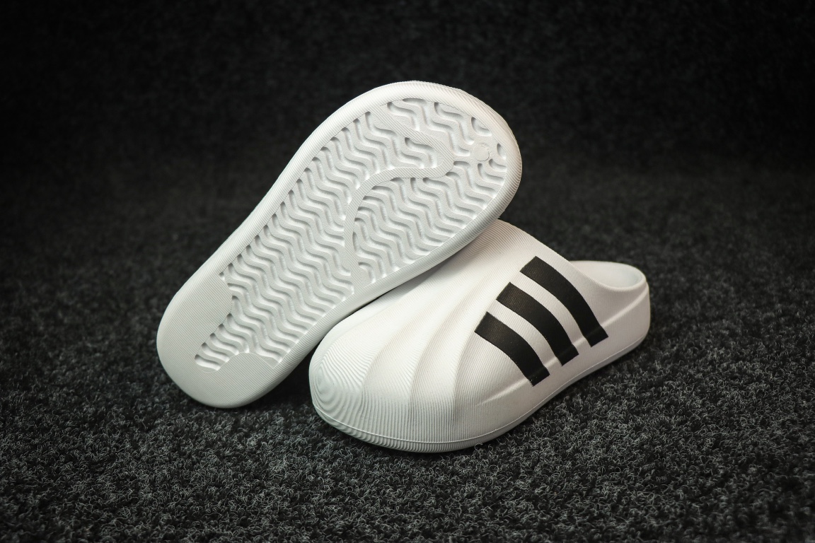 
东莞渠道 市面最顶级品质 ADIDAS adiFOM Superstar MULE 贝壳头版一脚蹬半拖