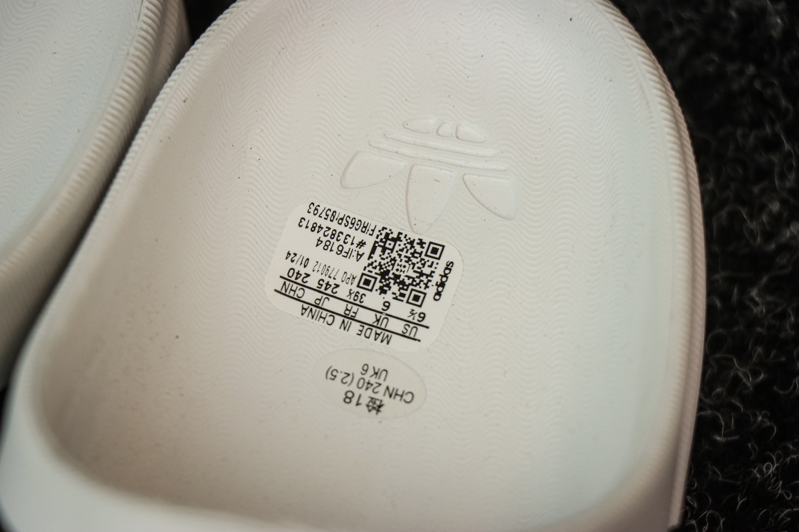 
东莞渠道 市面最顶级品质 ADIDAS adiFOM Superstar MULE 贝壳头版一脚蹬半拖