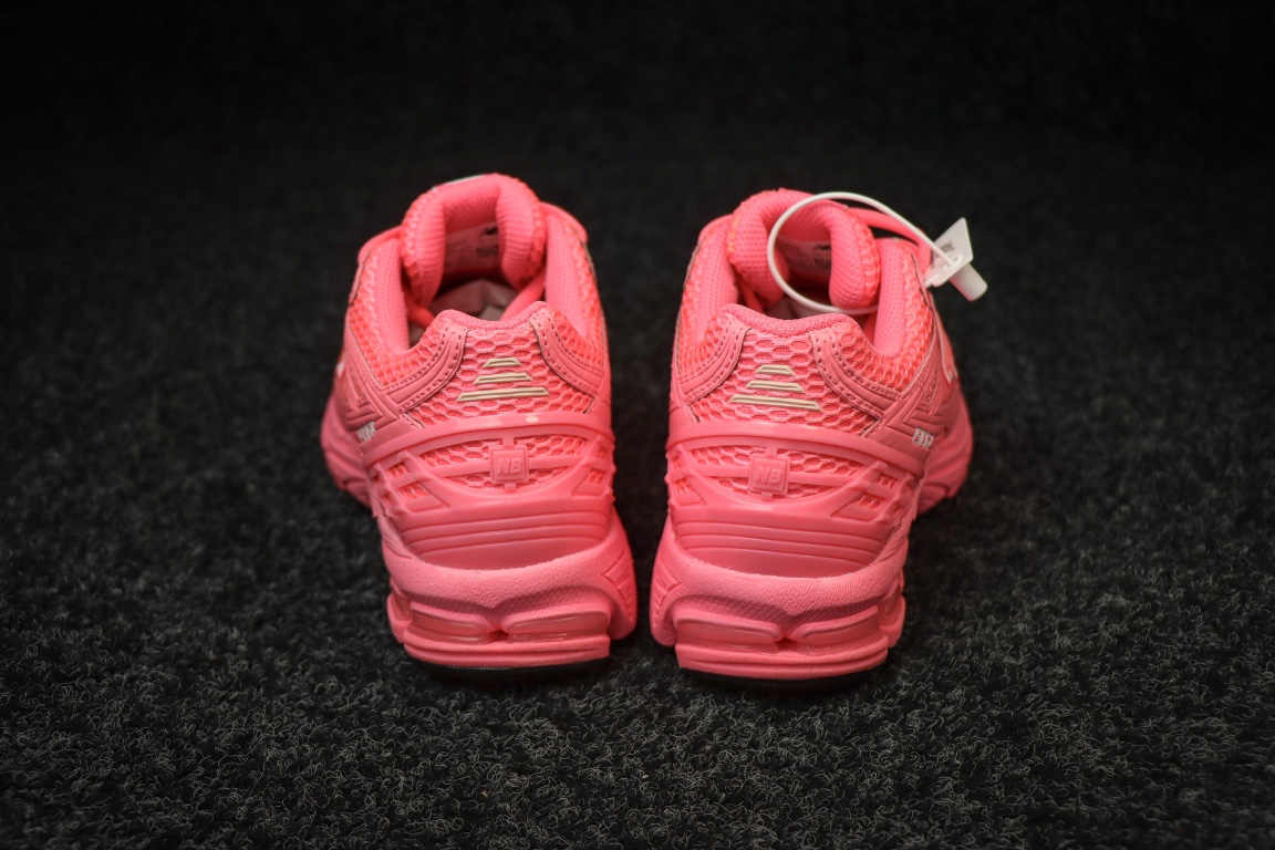   
New Balance 1906系列复古老爹风休闲运动慢跑鞋 货号M1906RAP
尺码：36-4