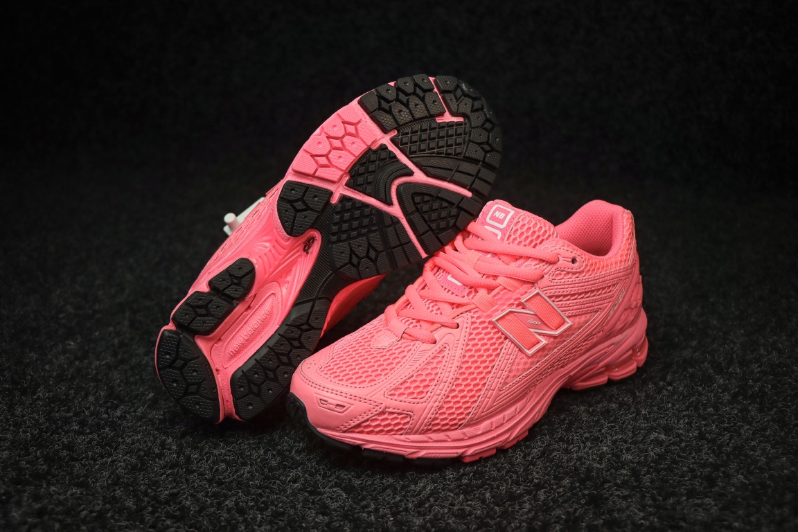   
New Balance 1906系列复古老爹风休闲运动慢跑鞋 货号M1906RAP
尺码：36-4