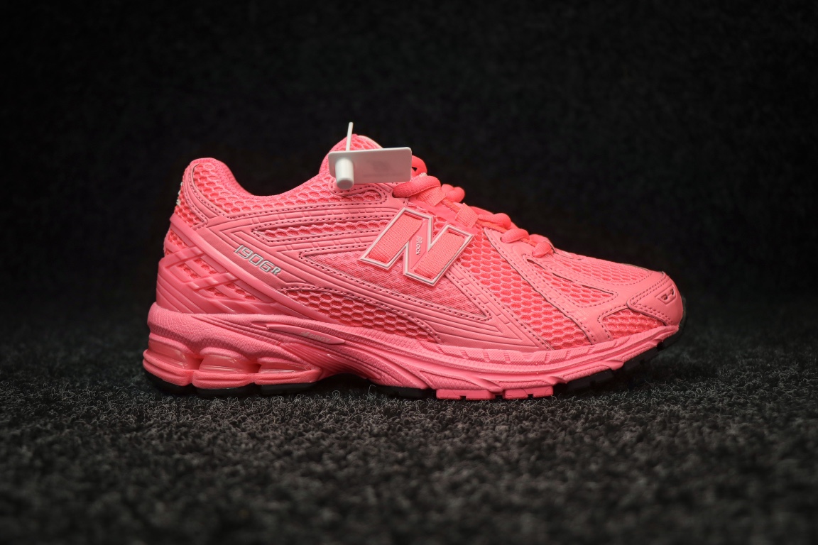   
New Balance 1906系列复古老爹风休闲运动慢跑鞋 货号M1906RAP
尺码：36-4