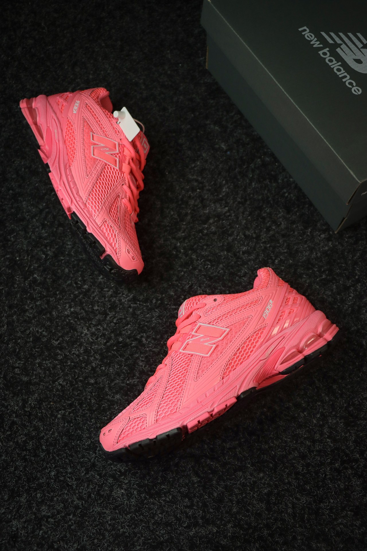   
New Balance 1906系列复古老爹风休闲运动慢跑鞋 货号M1906RAP
尺码：36-4