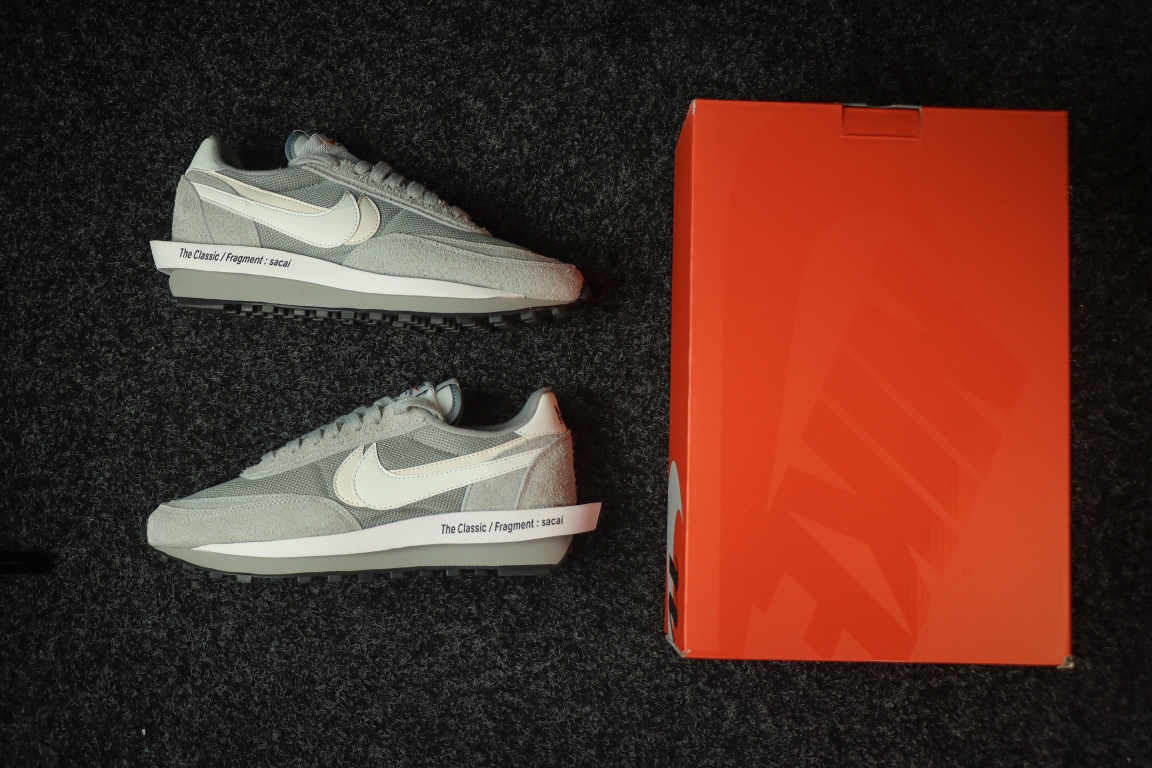 
sacai 藤原浩 三方联名 
Fragment X sacai X nike LDwaffle 三方