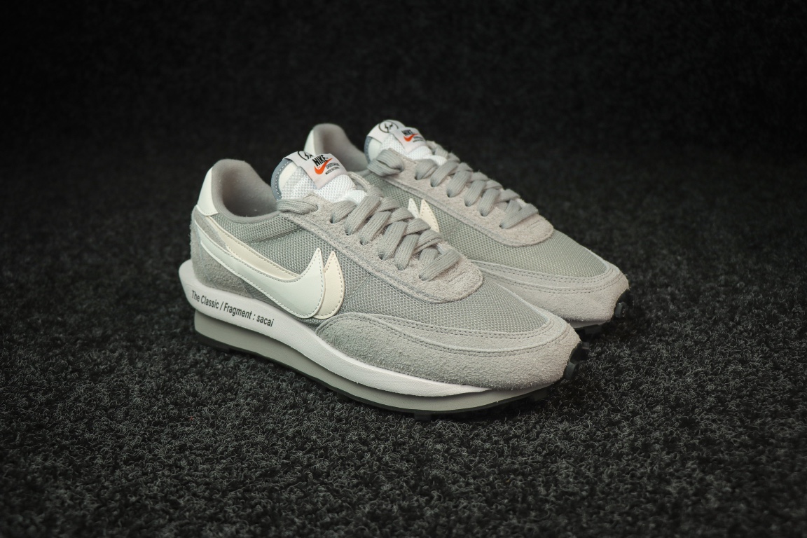 
sacai 藤原浩 三方联名 
Fragment X sacai X nike LDwaffle 三方